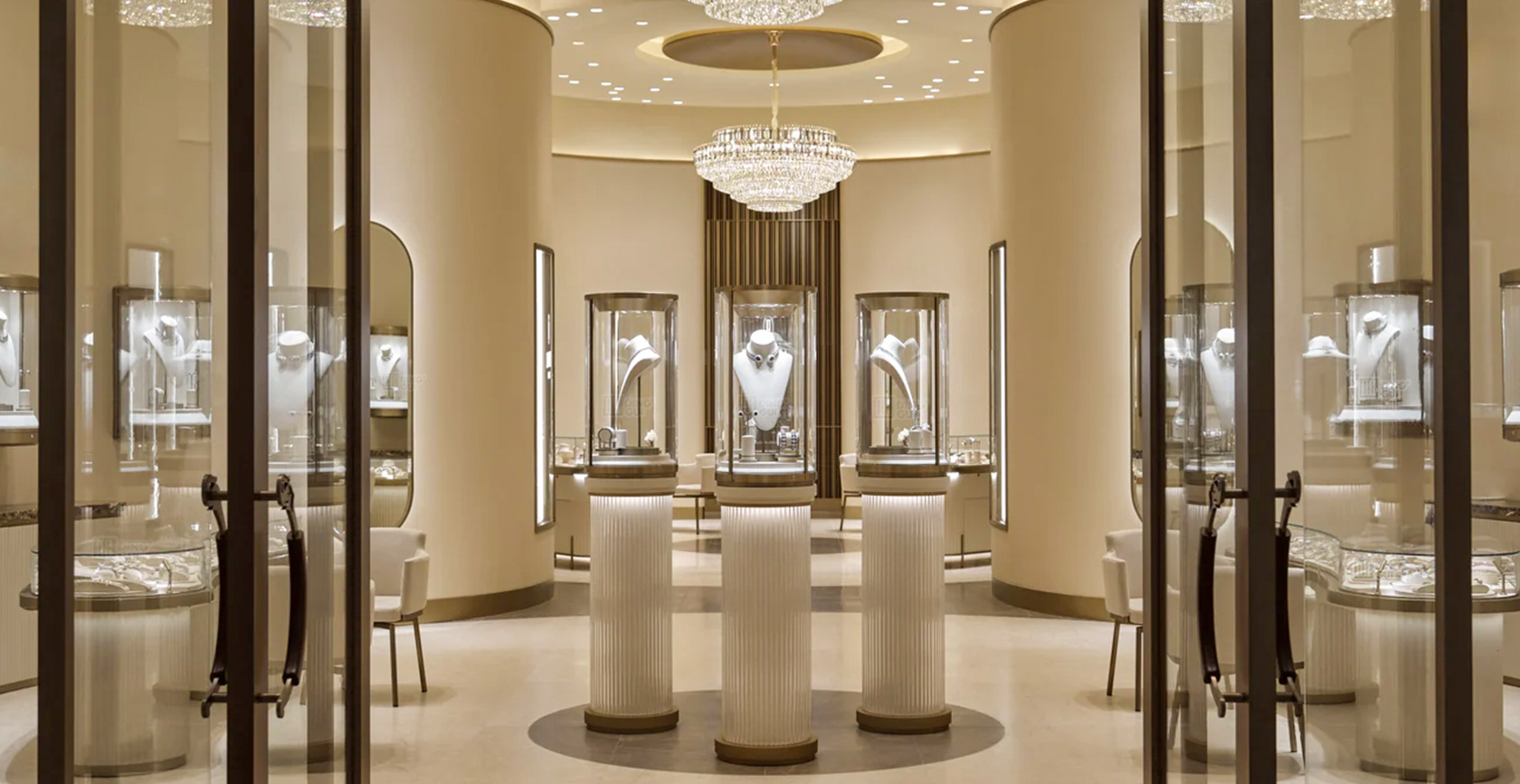 DG Display Showcase Helps South Asian Luxury Jewelry Brand Achieve Global Expansion 3