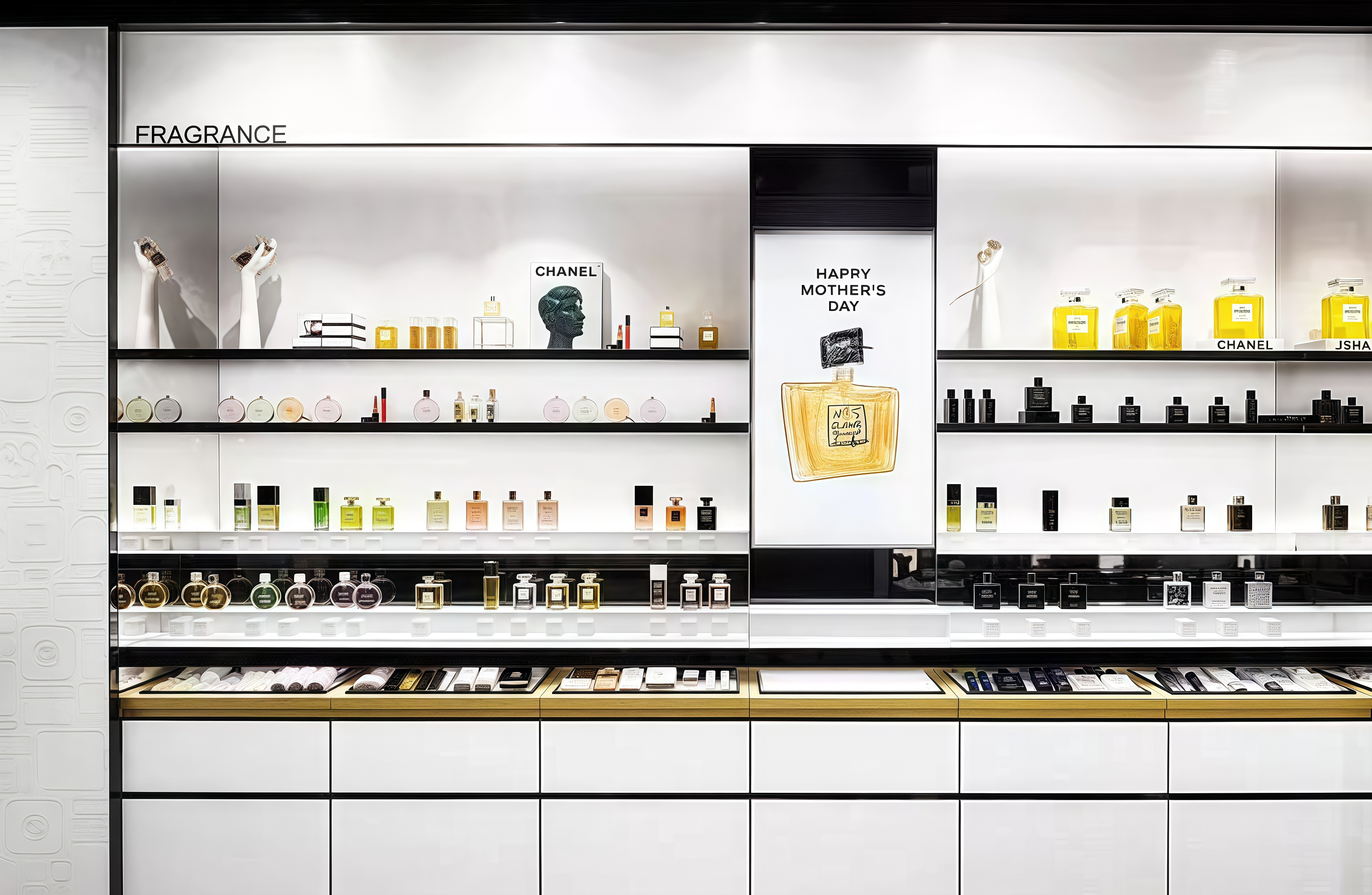 How DG Display Showcase is Redefining High-End Perfume Displays? 2