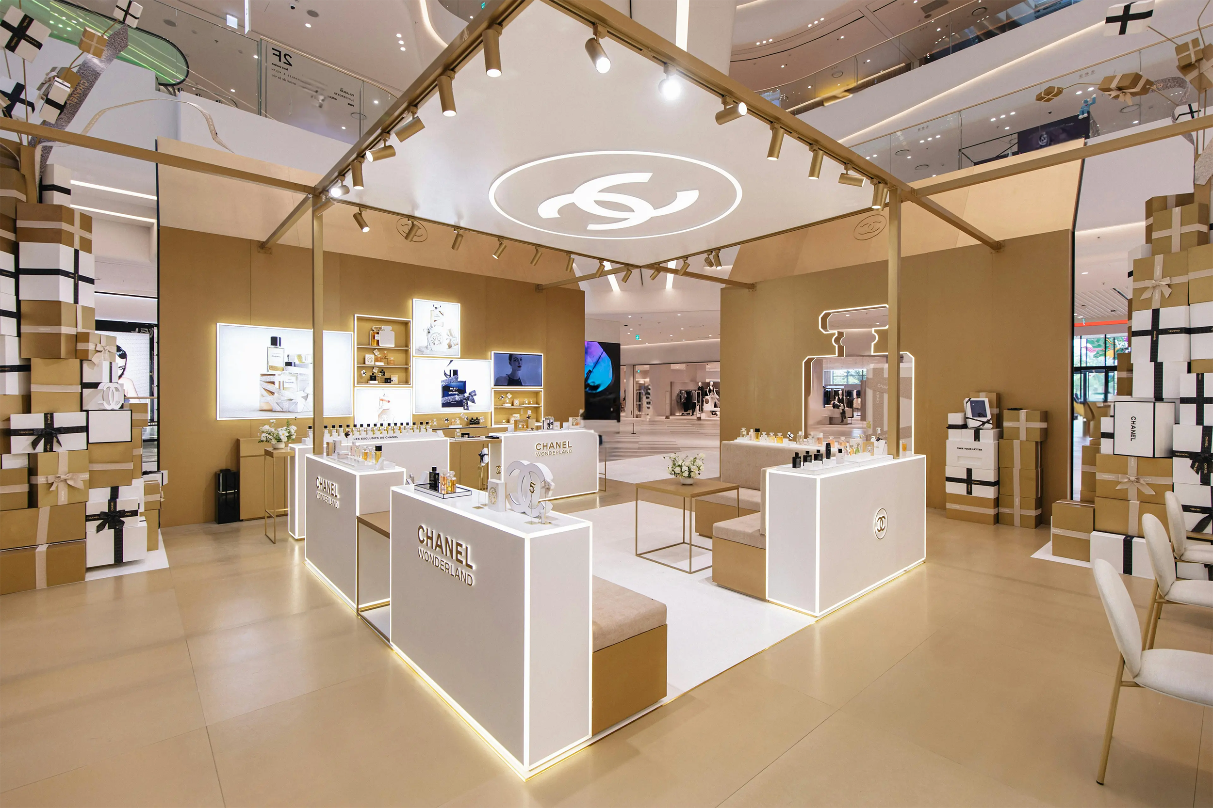 Key Details in Perfume Display Cabinet Design That Should Not Be Ignored 2