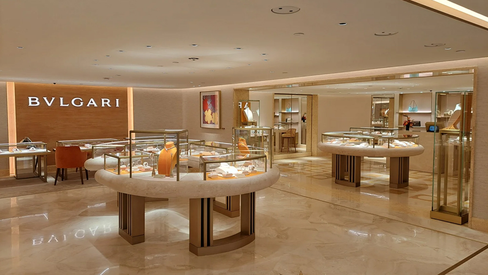 Efficient display, DG showcase empowers jewelry 1