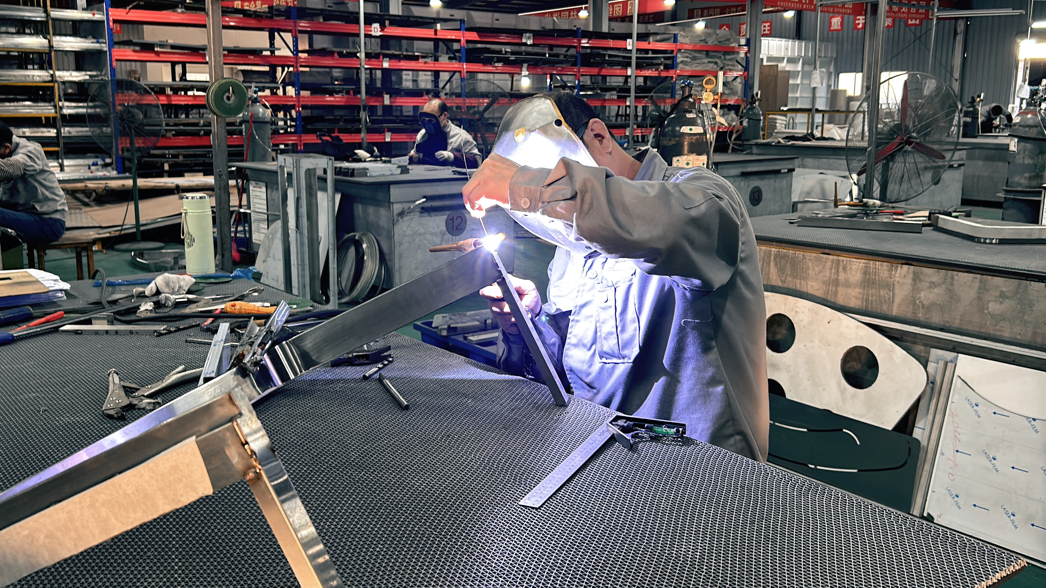 Hvordan vinder DG Display Showcase tilliden hos high-end kunder med håndværk? 2