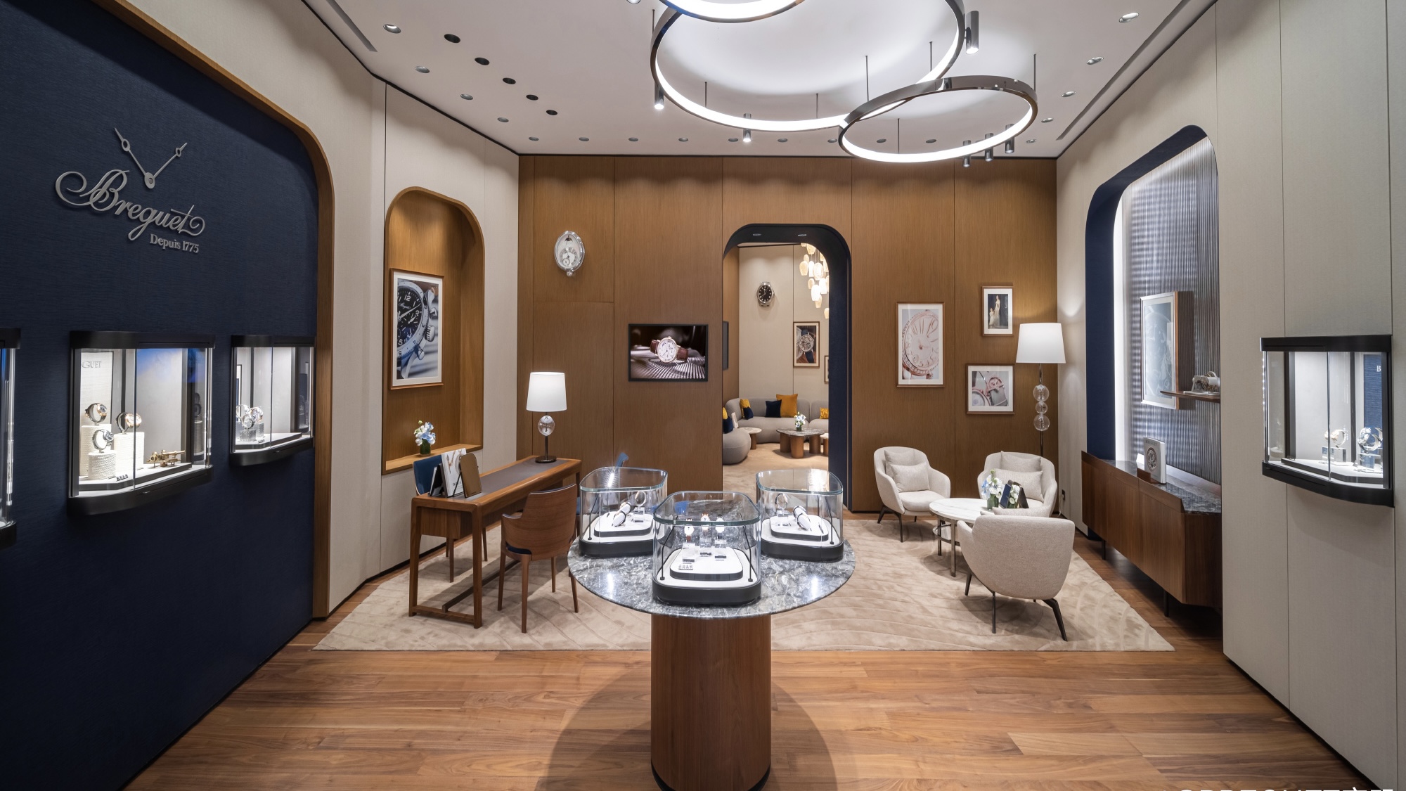 Design vitrín na hodinky: Formování kultury značky a luxusního zážitku 1