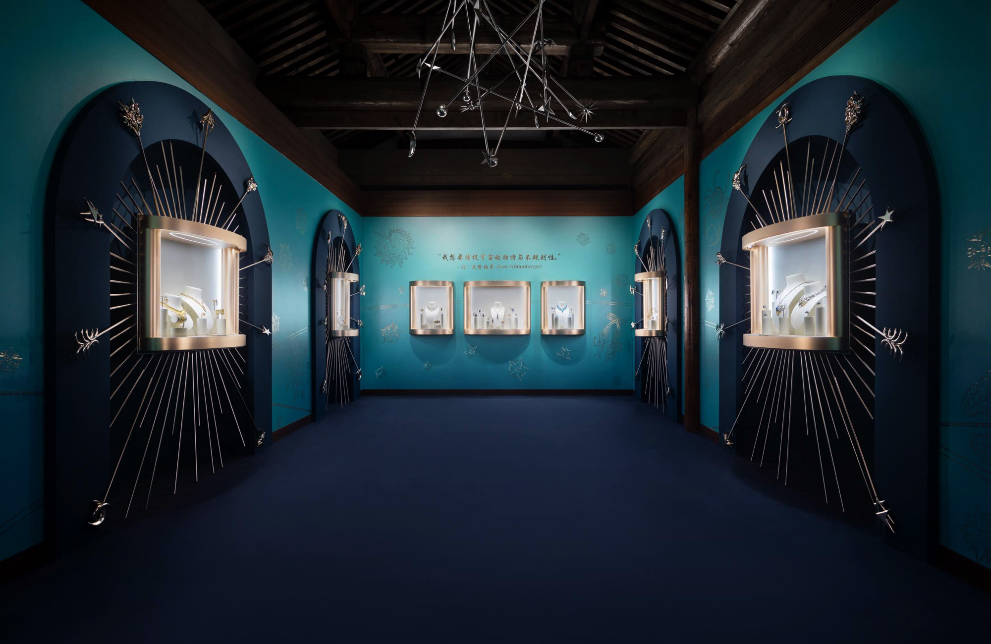 Warum lassen Sie DG Display Showcase Ihrer Marke nicht mehr Vitalität und Innovation einhauchen? 1