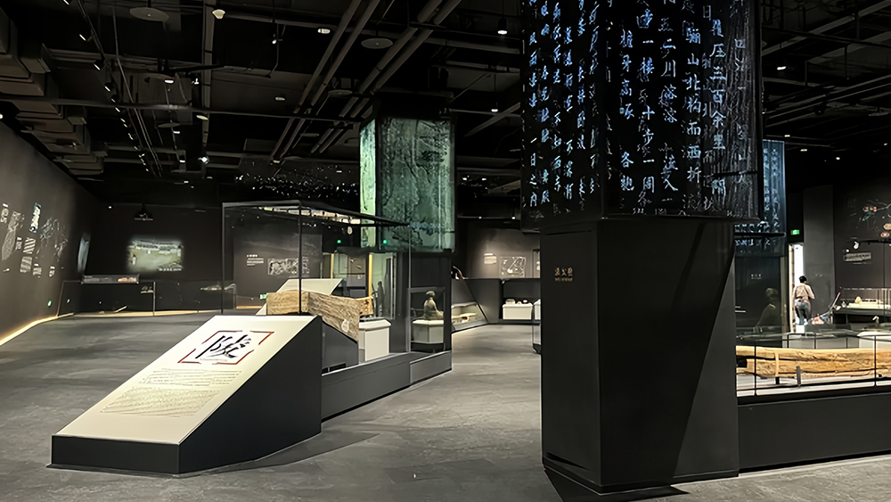 How Does DG Ensure the Safety of Artifacts While Delivering Stunning Presentations? 1