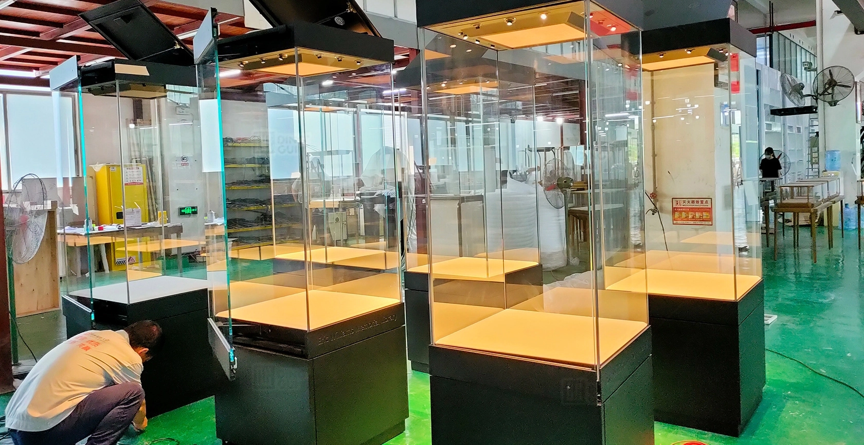 Sustainable Museum Display Showcases