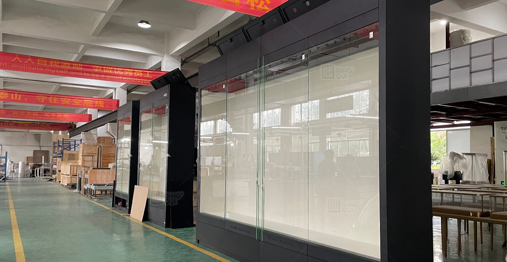 eco friendly museum display case