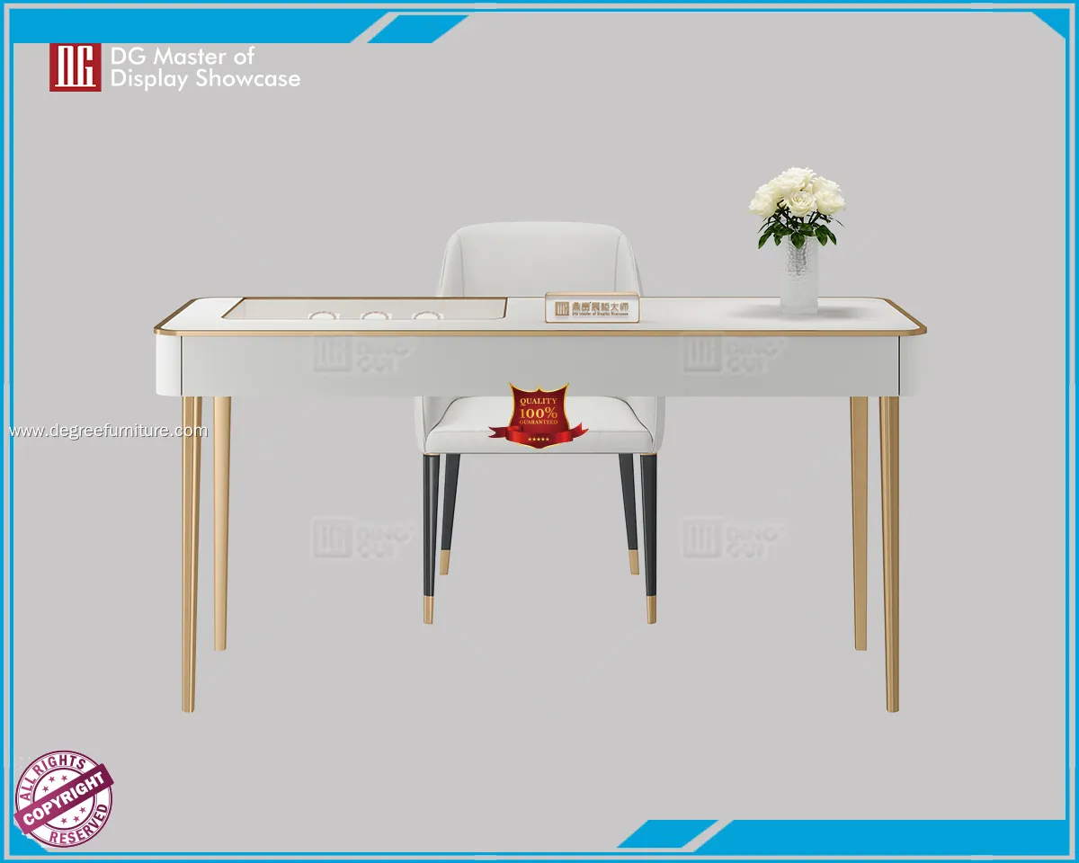 DG Jewelry Experience Table - Luxury Design, Quality Craftsmanship 1