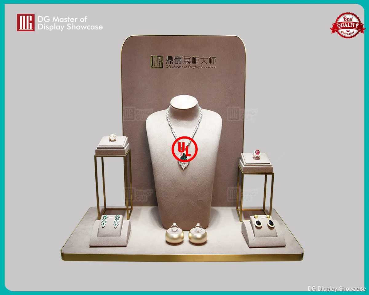 Custom jewelry props for display manufacturer Manufacturer | DG Display Showcase 1
