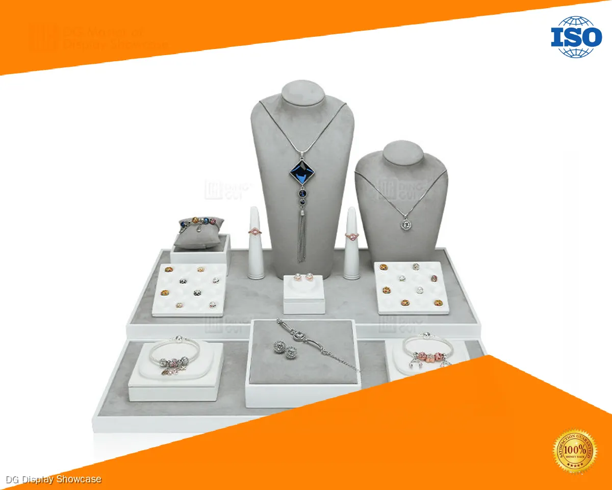 Velvet Jewelry Tray: Stylish & Protective Showcase 1