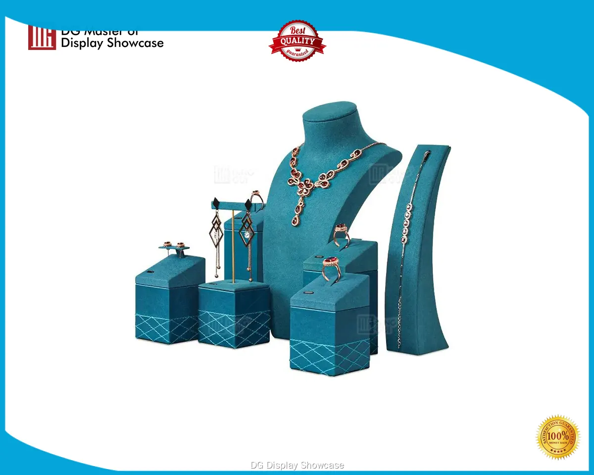 Velvet Jewelry Holder: Premium Display Solution 1