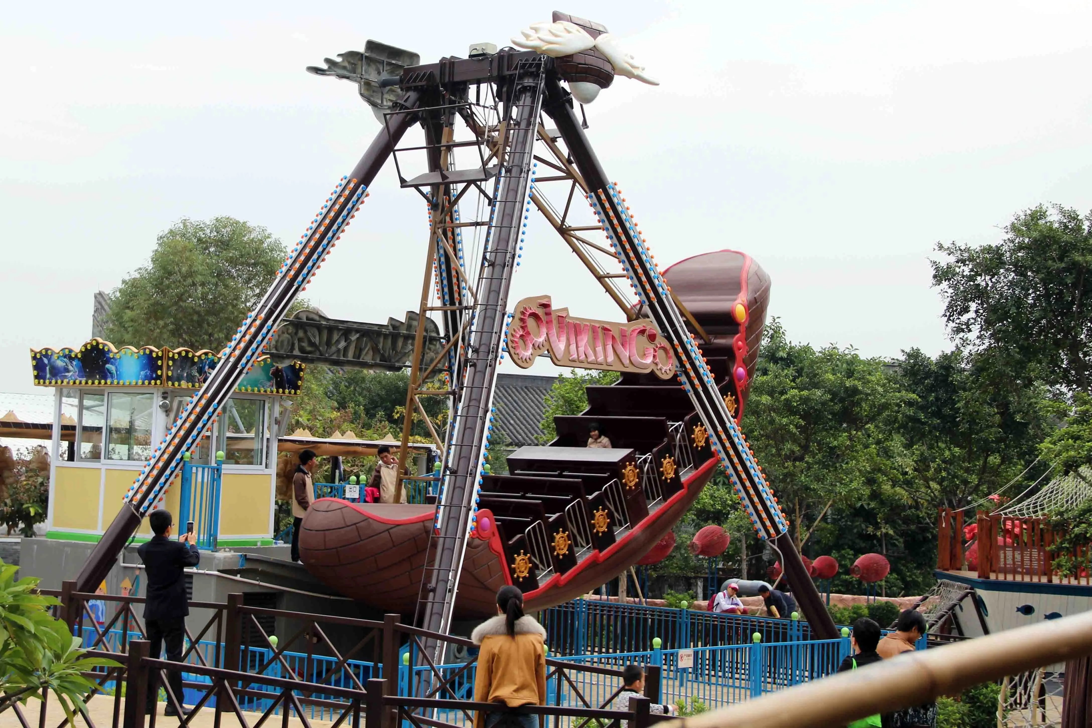 Amusement Park Viking Ride HDC-24A 1