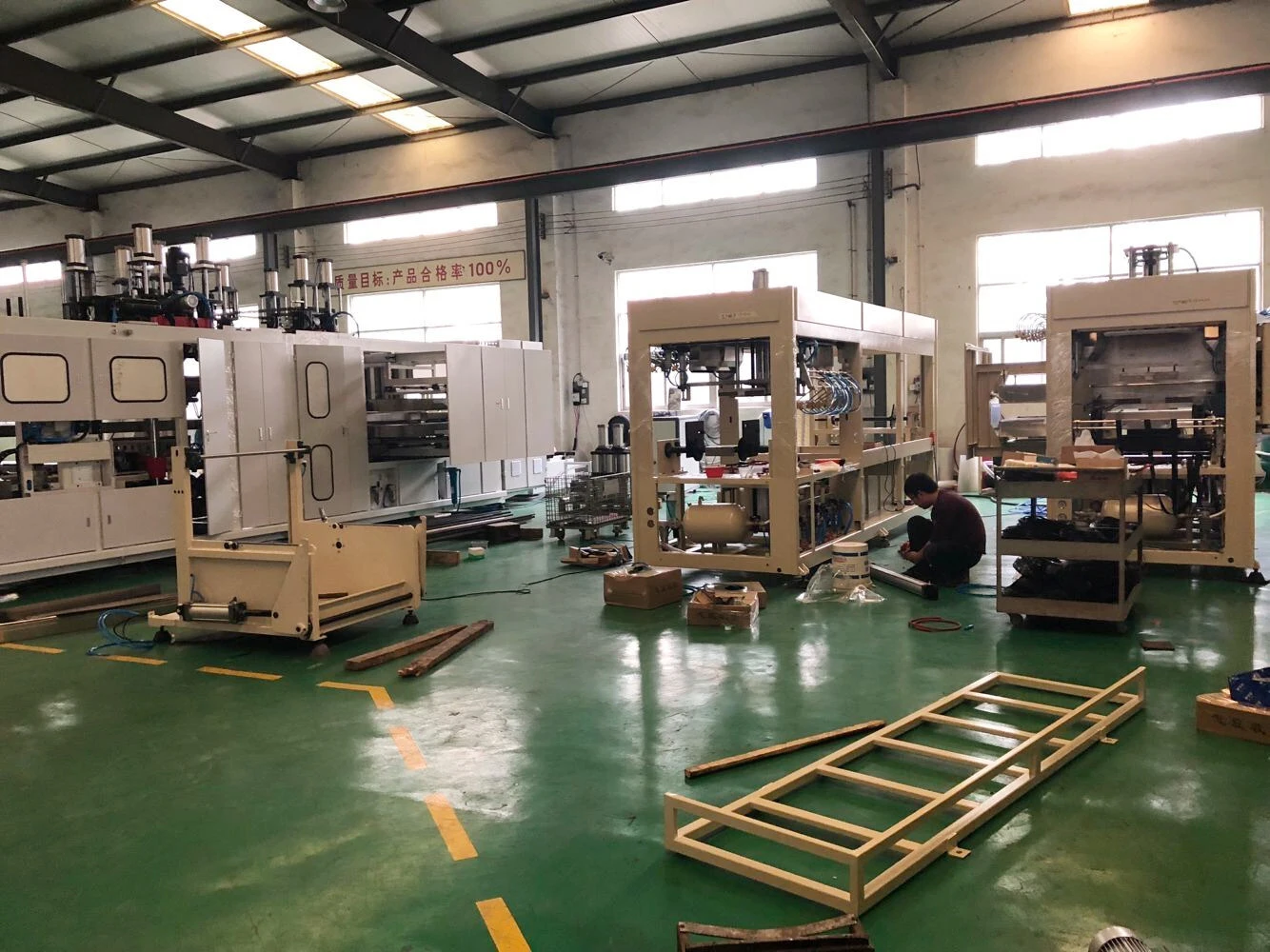 Automatic Vacuum Forming Machine for Clamshell Box (Mengxing) 1