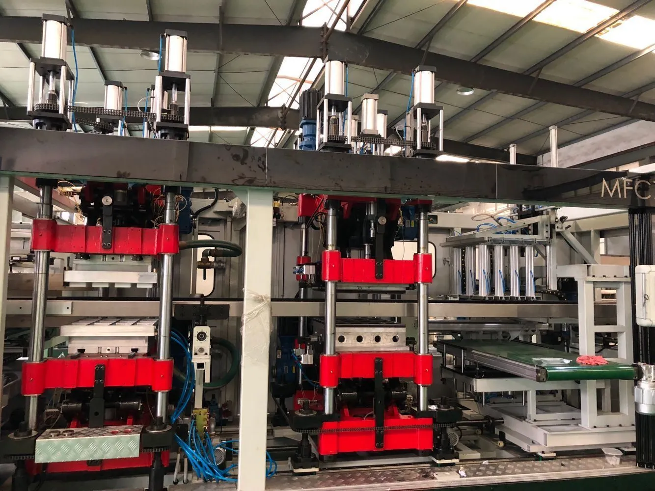 Multi-Station Fully Automatic Plastic Thermoforming Machine (MFC 7660) 1