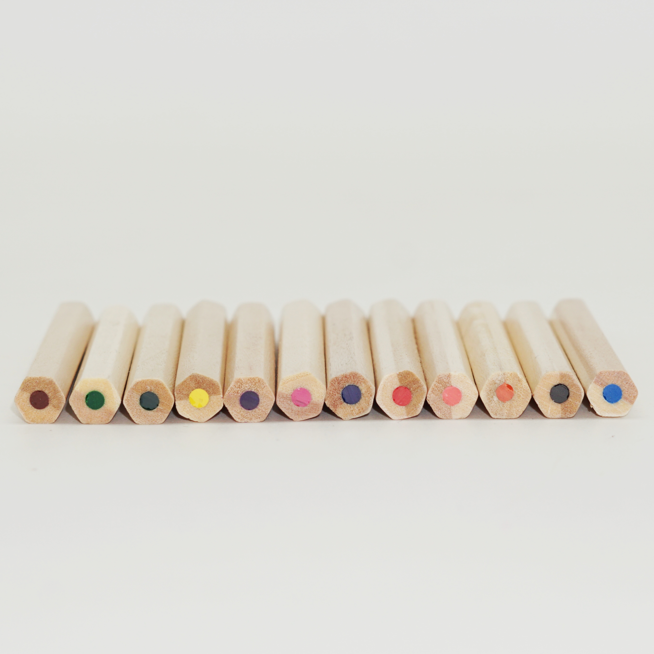 Factory Low Price 3.5inch Mini 12 Colors Colored Pencil Set with Sharpener Supplier Support Customization 4