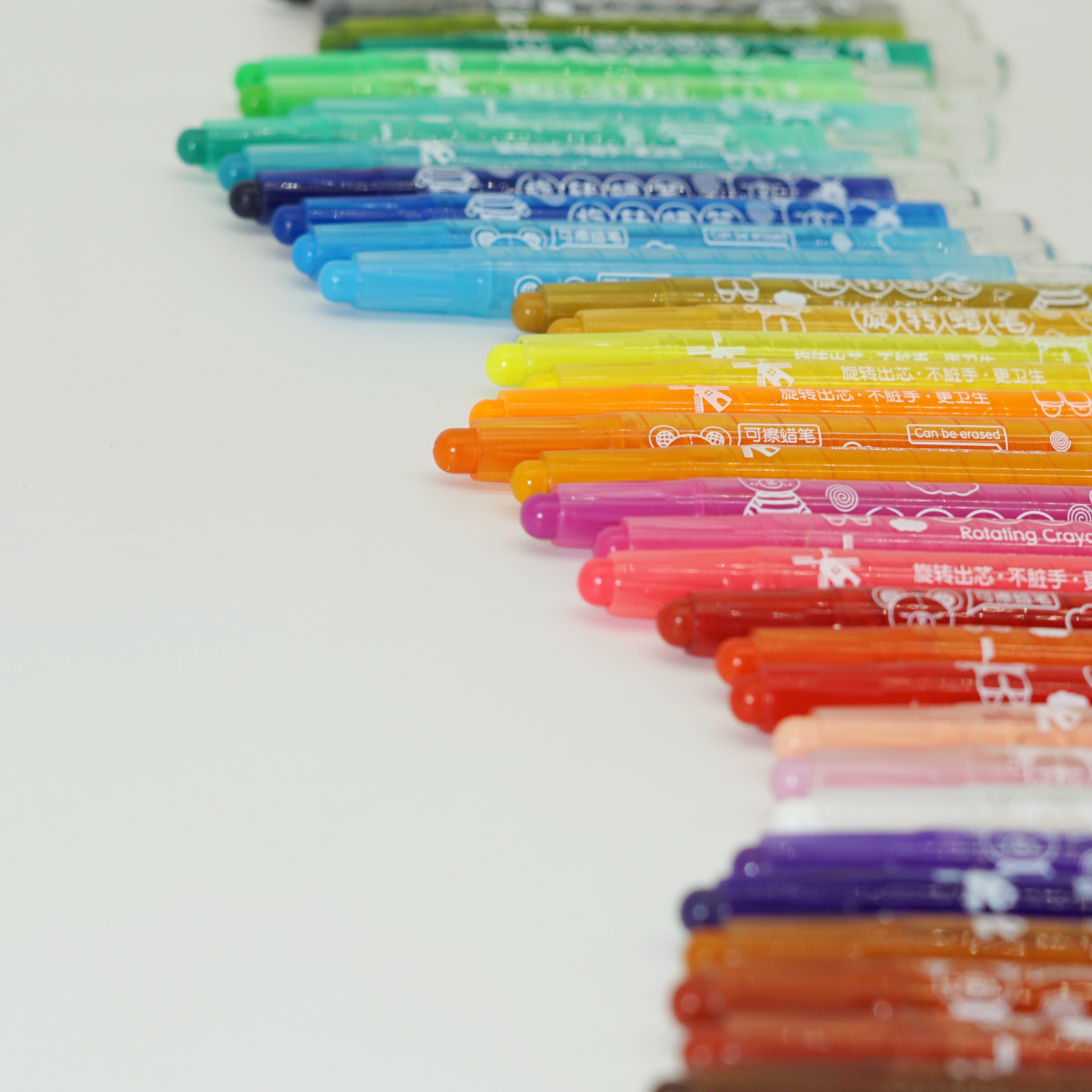 High Quality 12/24 Colors Twistable Plastic Crayons Set for Wholesale Customization 3