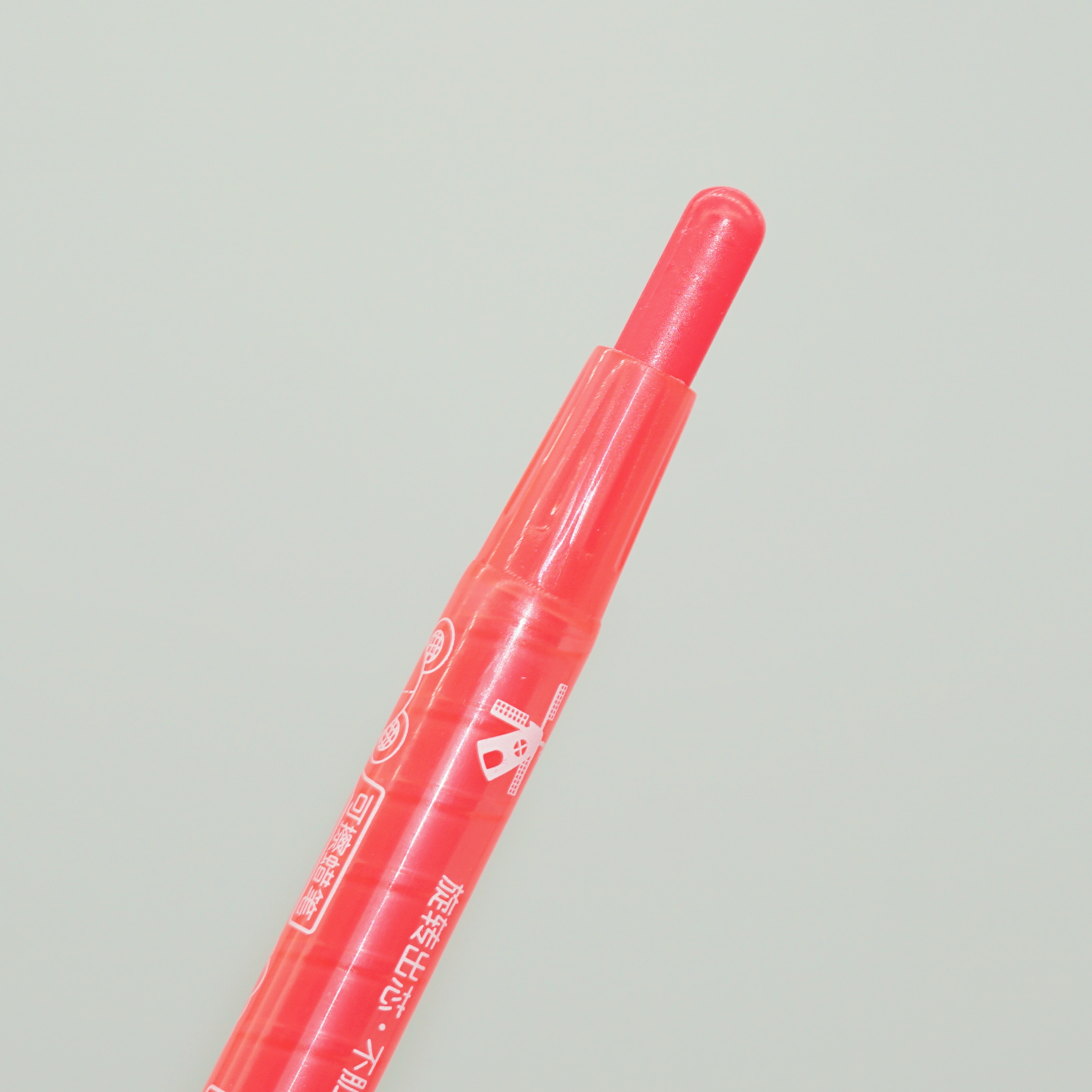 High Quality 12/24 Colors Twistable Plastic Crayons Set for Wholesale Customization1 4