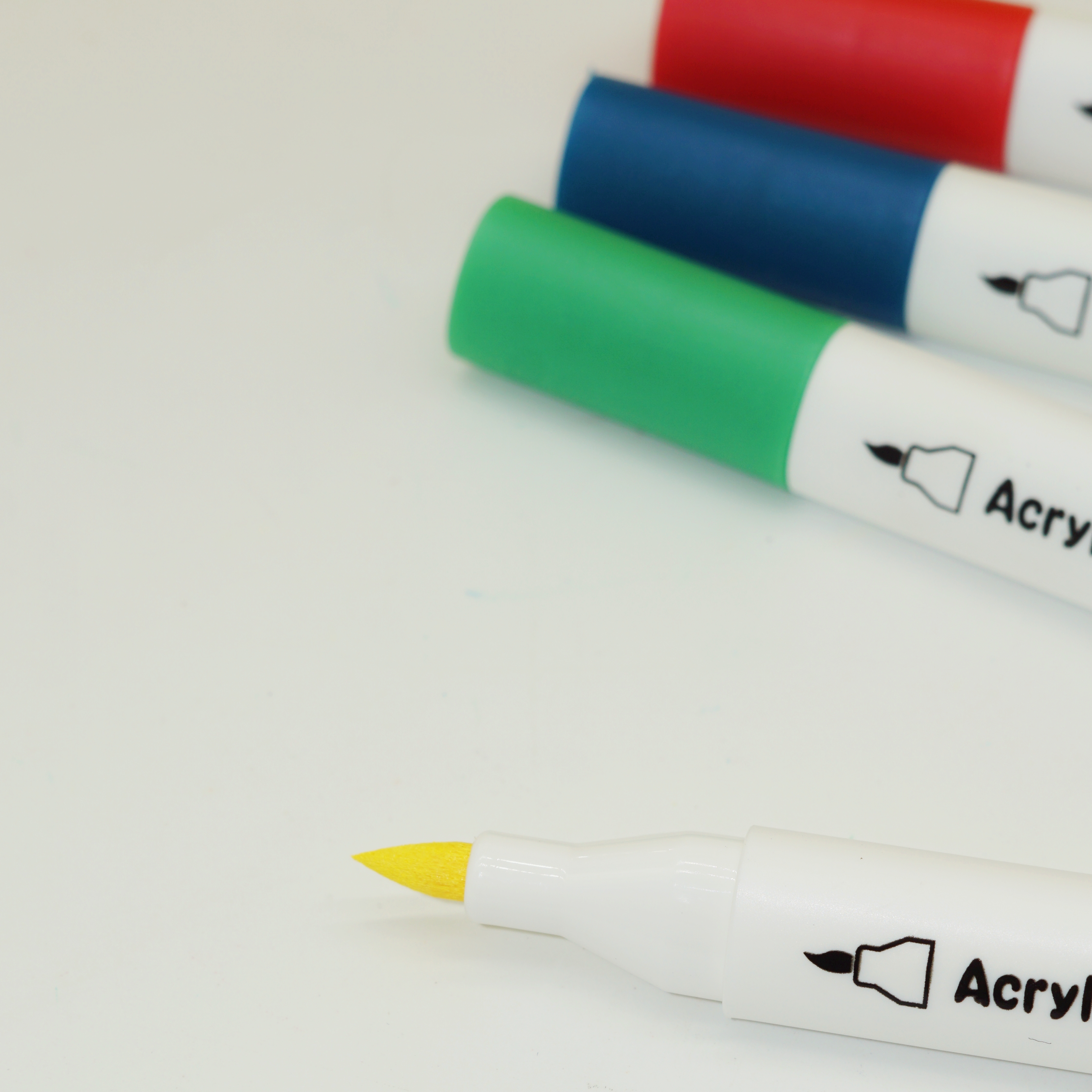 High Quality Custom 36/48 Colors Acrylic Marker Soft Brush Tip Set with Plastic Box Manufacturer 5