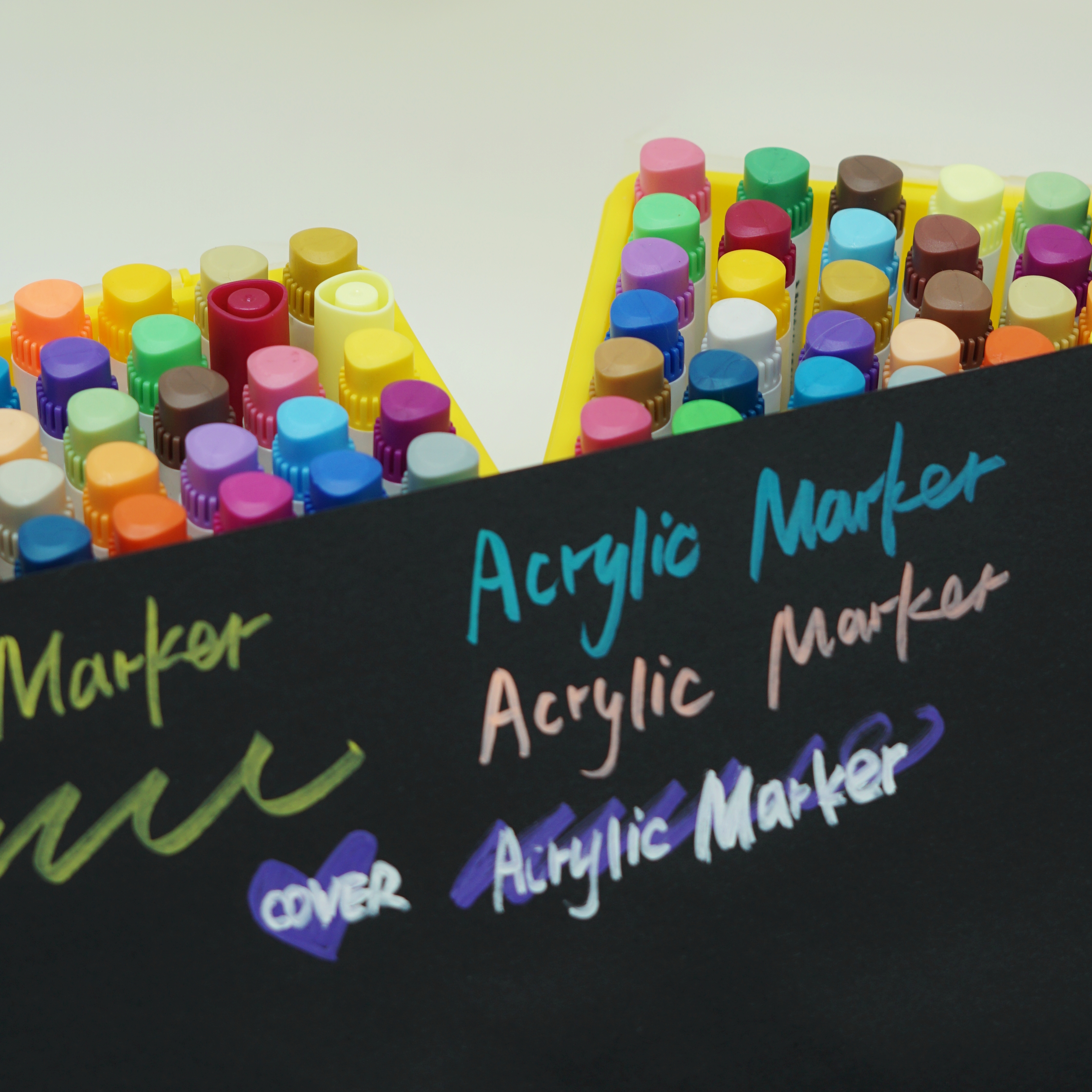 High Quality Custom 36/48 Colors Acrylic Marker Soft Brush Tip Set with Plastic Box Manufacturer 6