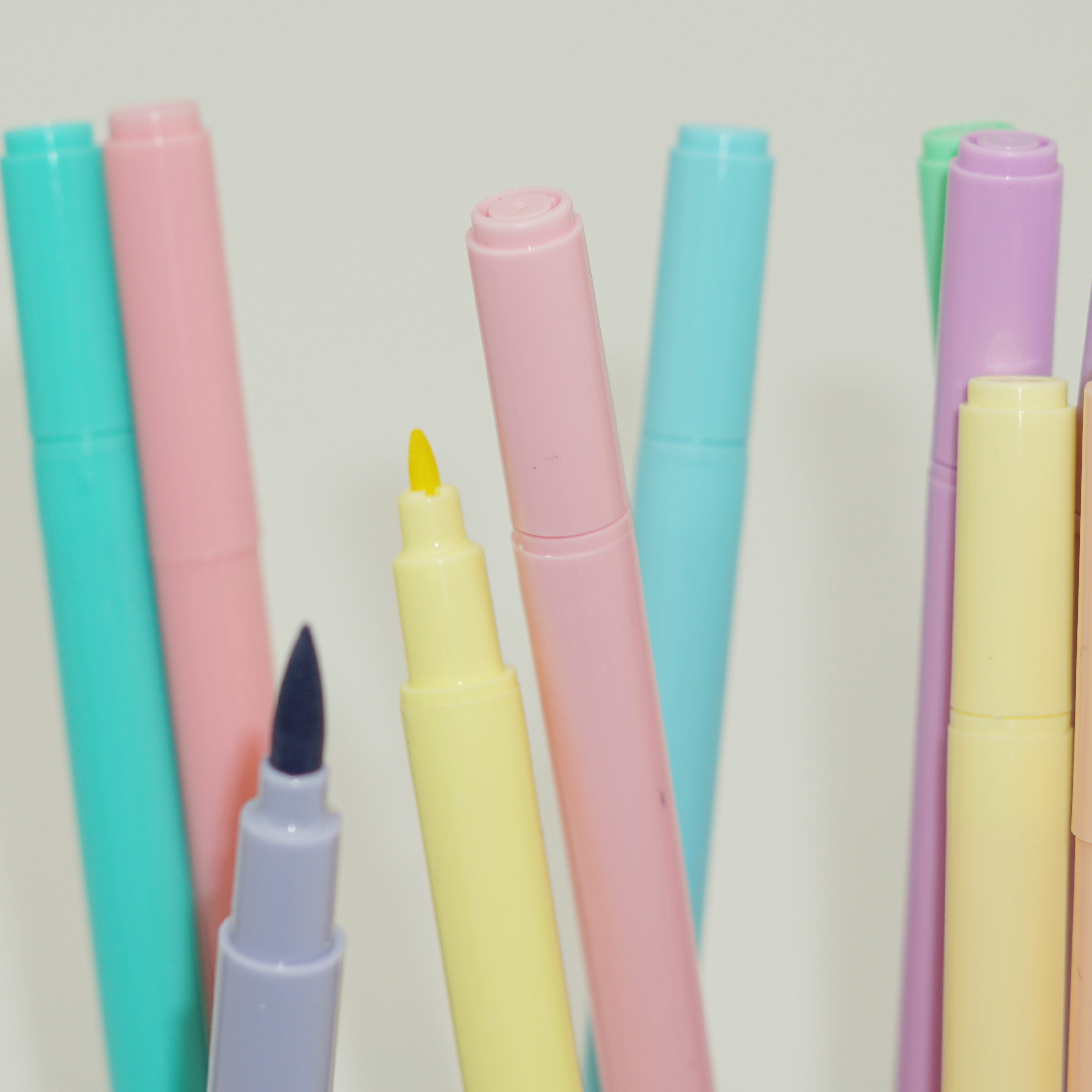 Manufacturer Non-toxic High Quality 12 Colors Double Tip Watercolor Pens Wholesale Custom 5