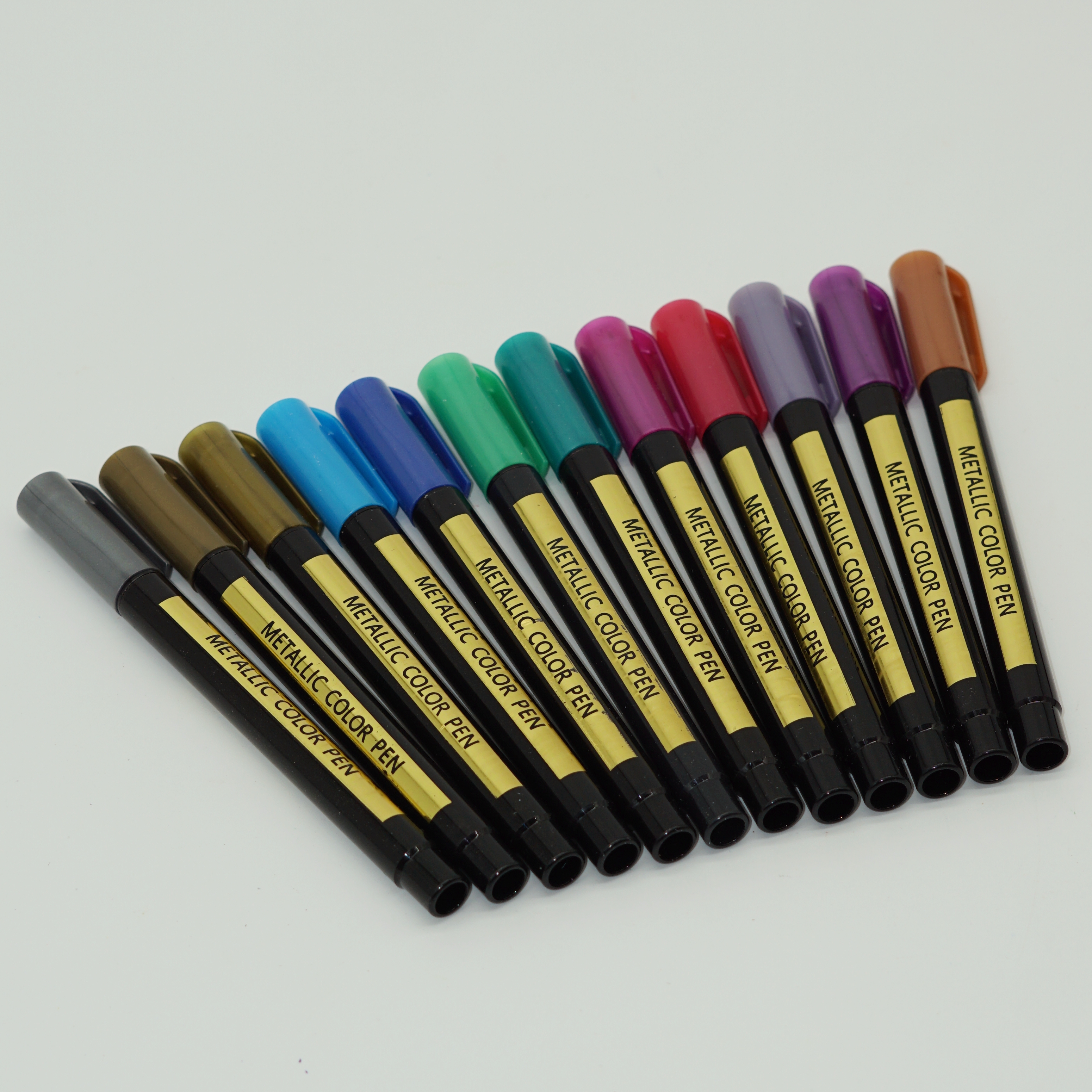 Factory Wholesale 12 Colors Metallic Color Marker Pen Quickly Dry Non-toxic Works on Multi Surfaces 2