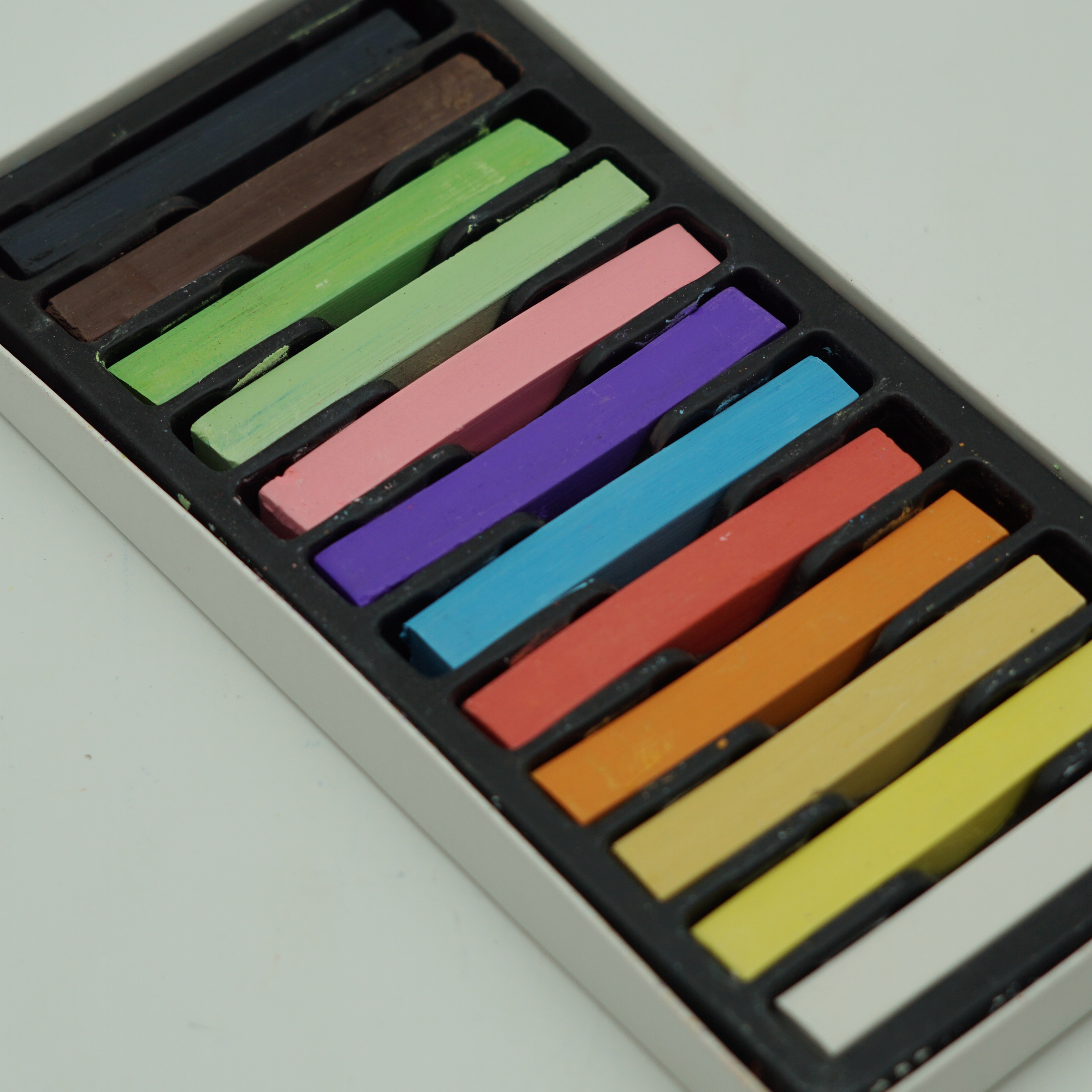 Wholesale Professional 12 Colors Soft Chalk Pastels Artist Materials Manufacturer 4