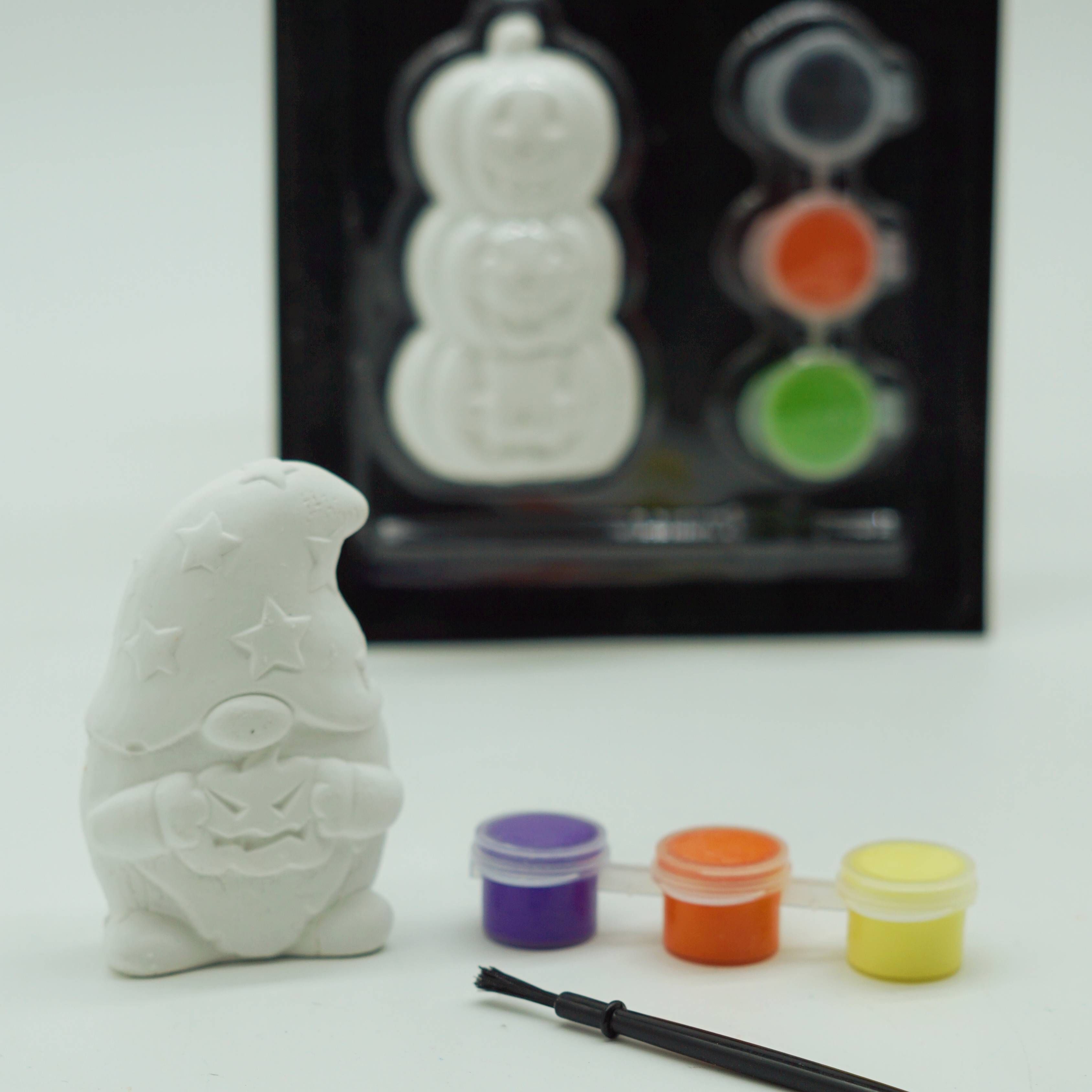 Hot Sale Custom Halloween Stationery Paint Mini Plaster Figurine Gift Set for Children School Supplies 2