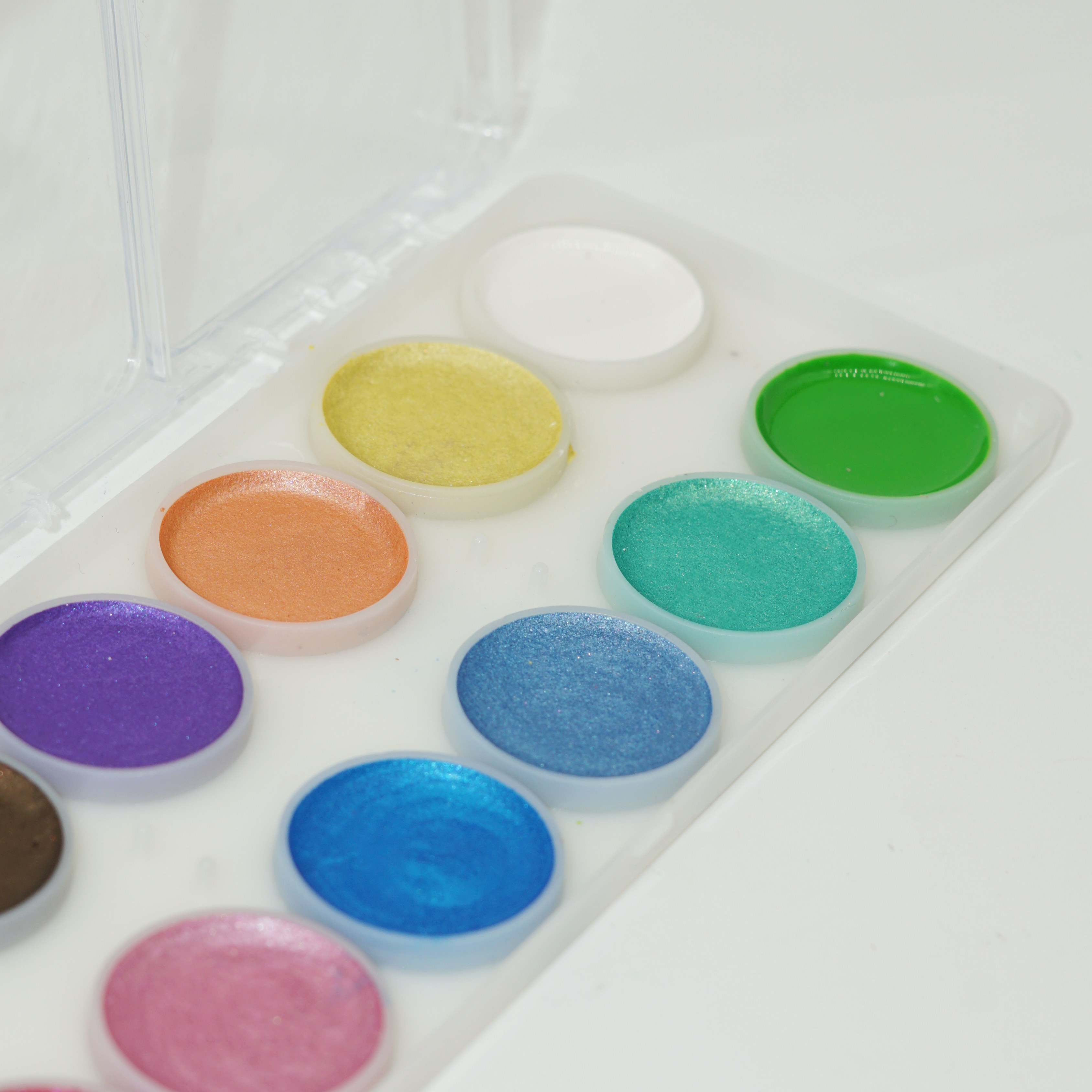 Customized Metallic Pearlescent Colors Solid Watercolor Paint Set Manufacturer 3