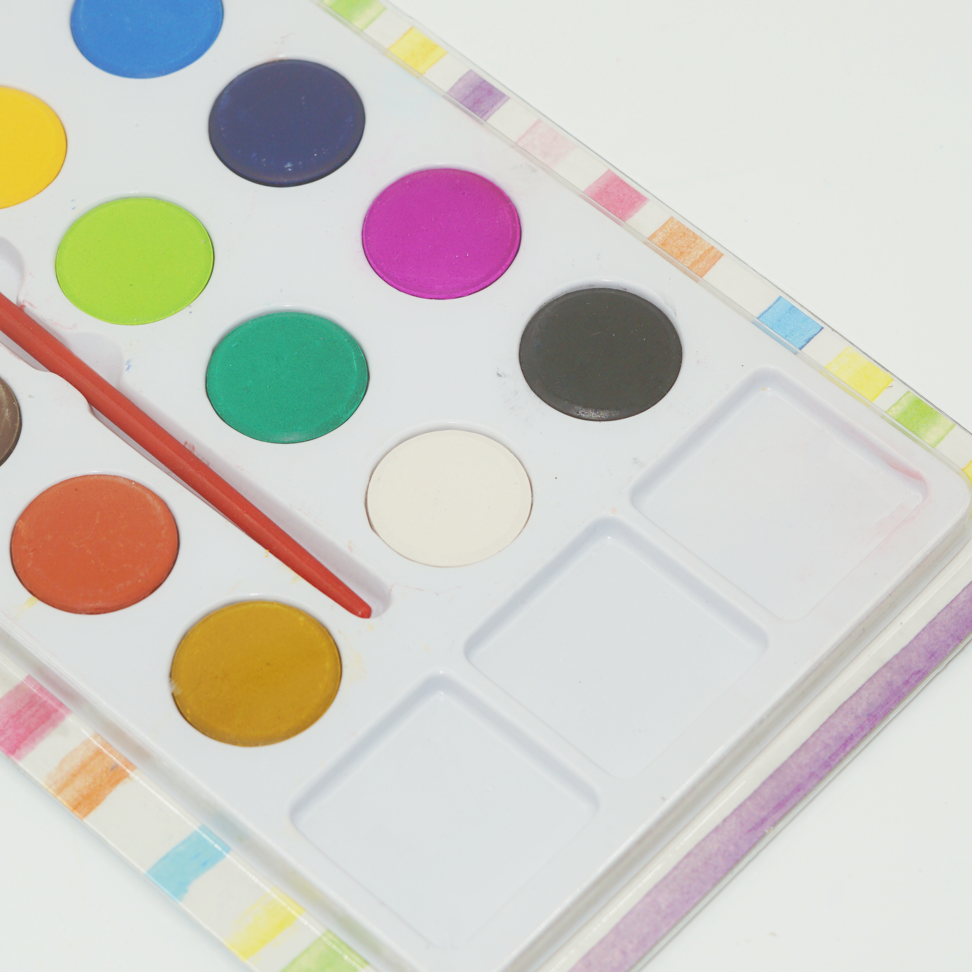 Custom Package Wholesale 18 Colors Solid Watercolor Set for Children Stationery Gift 3