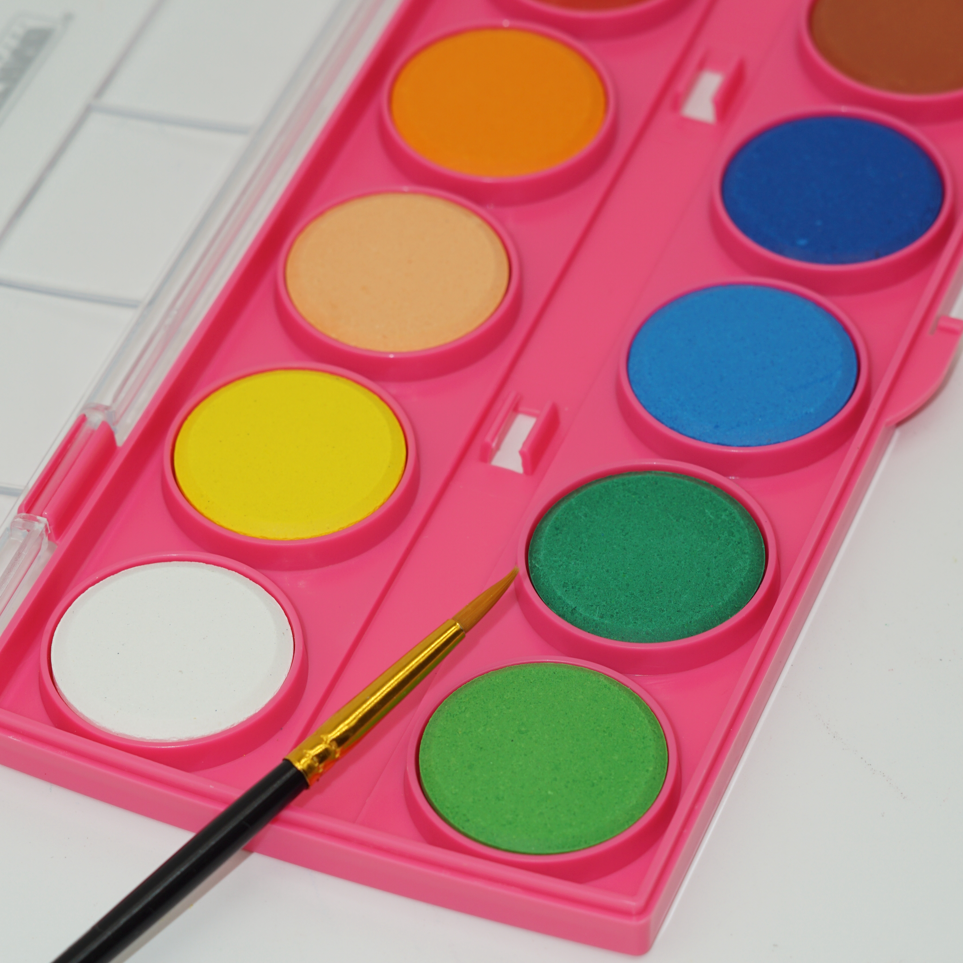Wholesale and Custom High Quality Solid Watercolor Paint Set Supplier 3