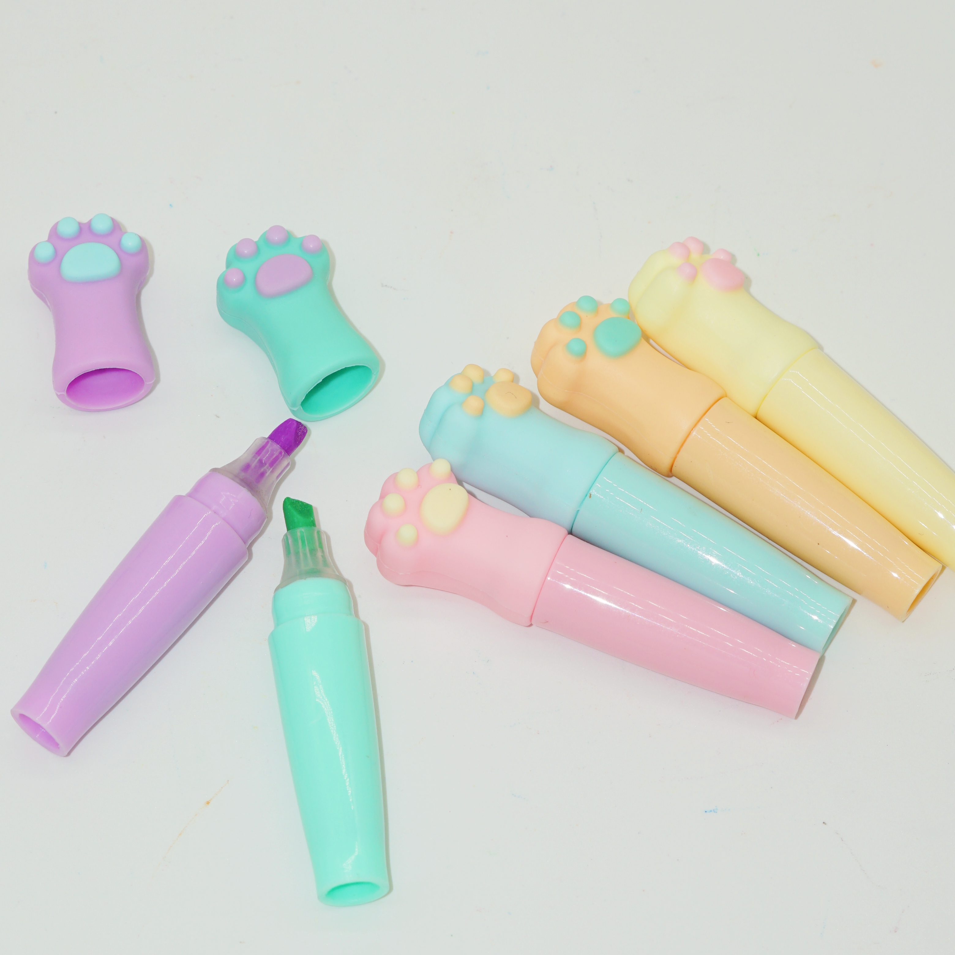 Manufacturer of Cute Styles Mini Highlighter Set Cat Dog Paw Shape for Children Gift Stationery 4