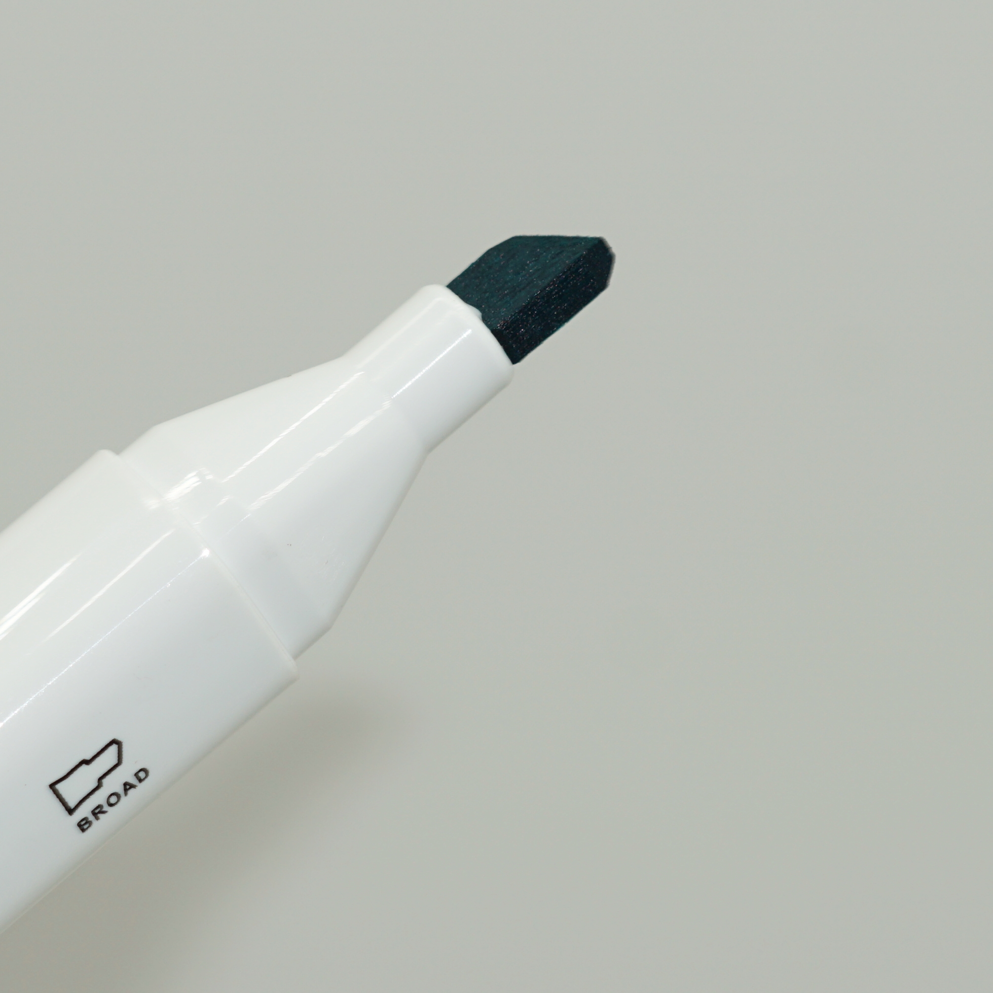 High-quality Ink and Packaging 48 Colors Double-ended Alcohol Marker Box Set for Artist and Children 5