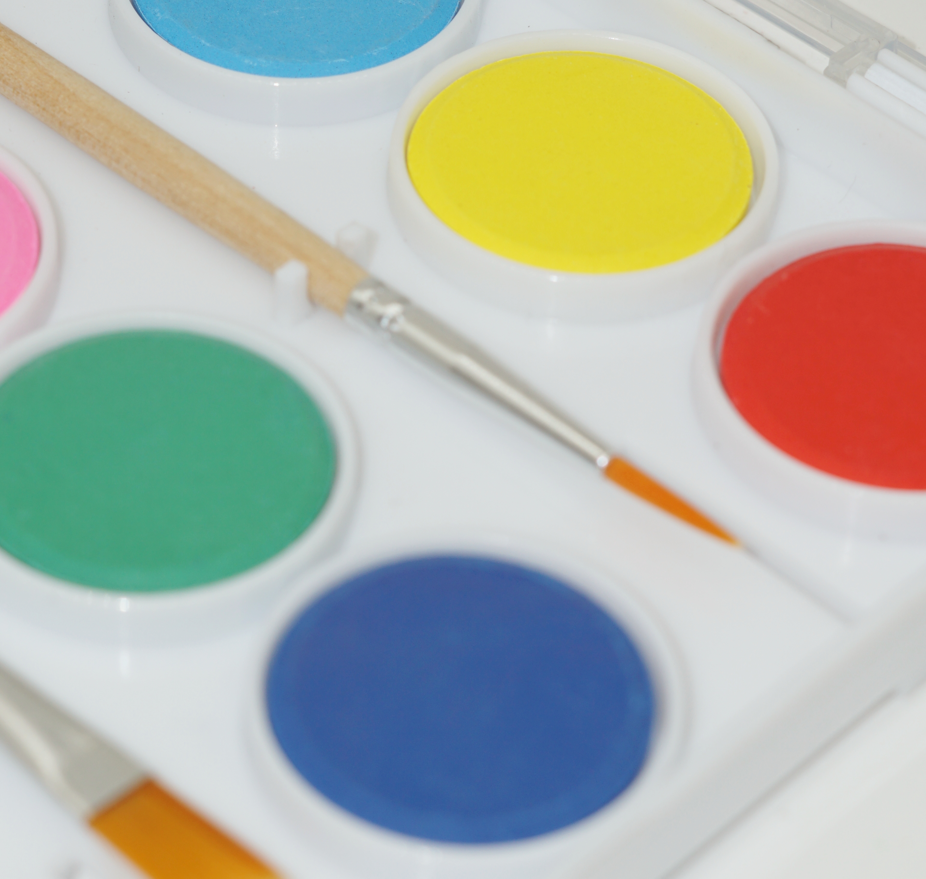 High Quality Macaron Color 18 Colors Solid Watercolor Cake Set with 2pcs Wooden Brushes 6