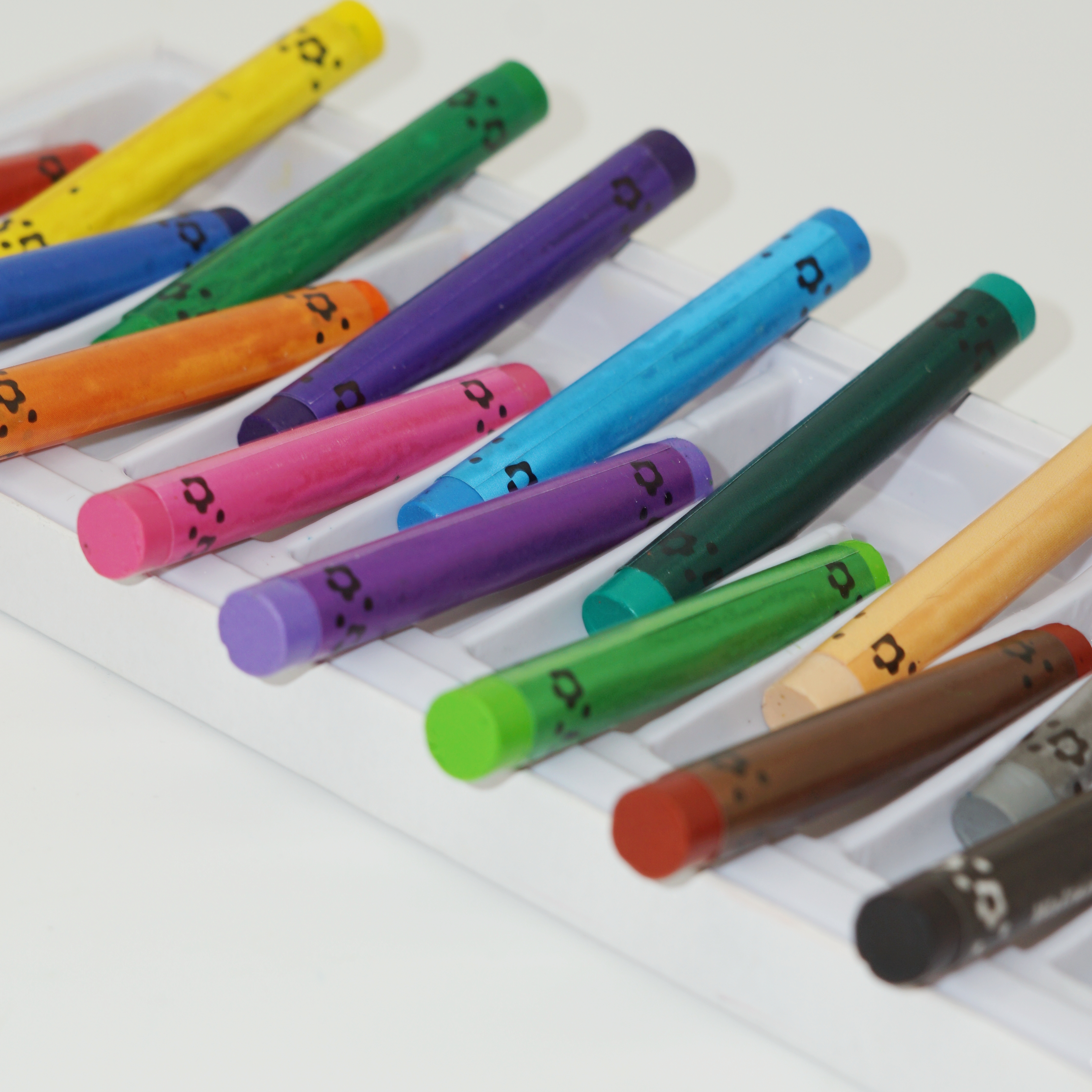 Cute Packaging 16 Colors Oil Pastel Set for Children and Artist 10