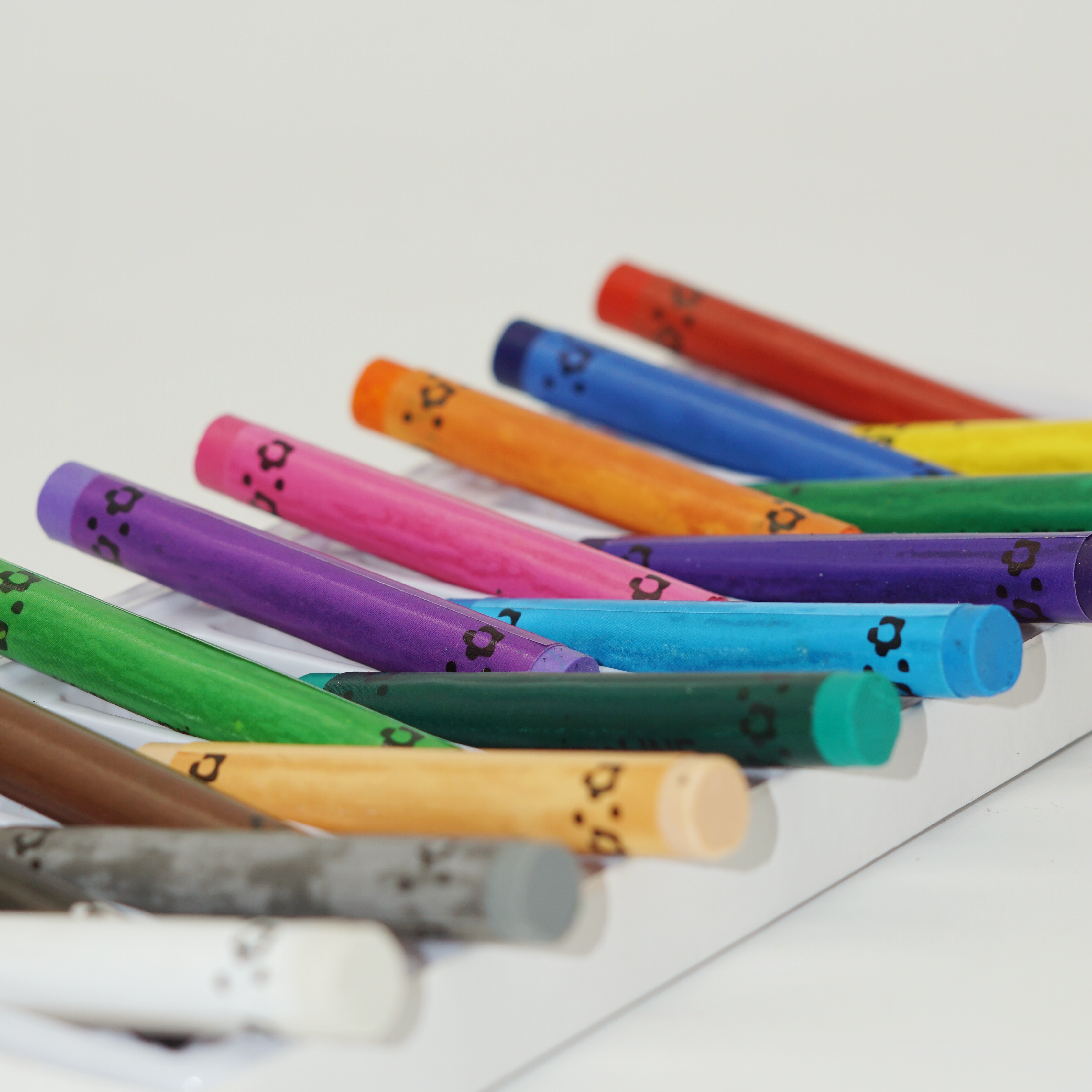 Cute Packaging 16 Colors Oil Pastel Set for Children and Artist 13