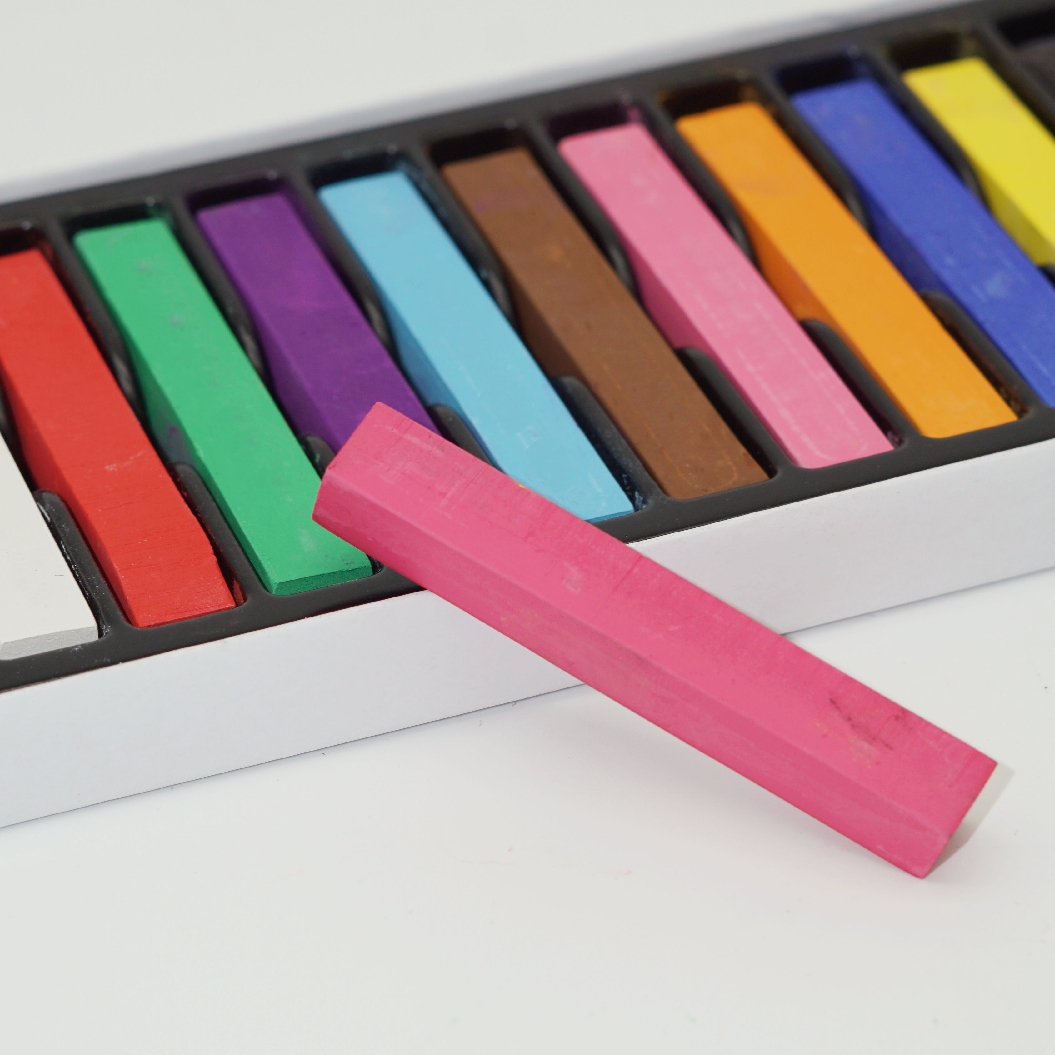 Soft Vibrant 12 Colors Chalk Pastel Set for Artist 5