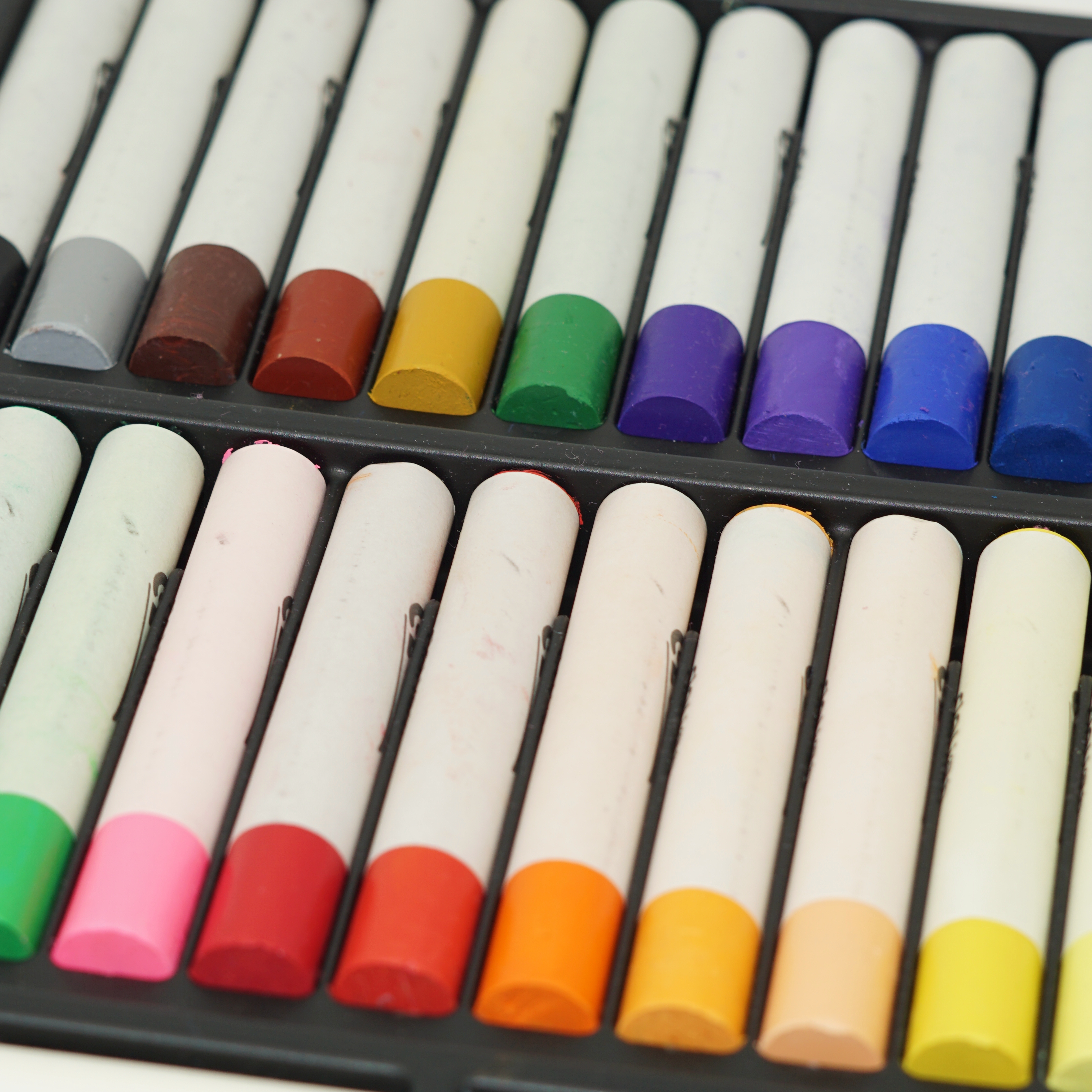 Wholesale Customize 26pcs Smooth Painting 24 Colors Oil Pastel Extra 2pcs White Colors Box Set for Children and Artist 5