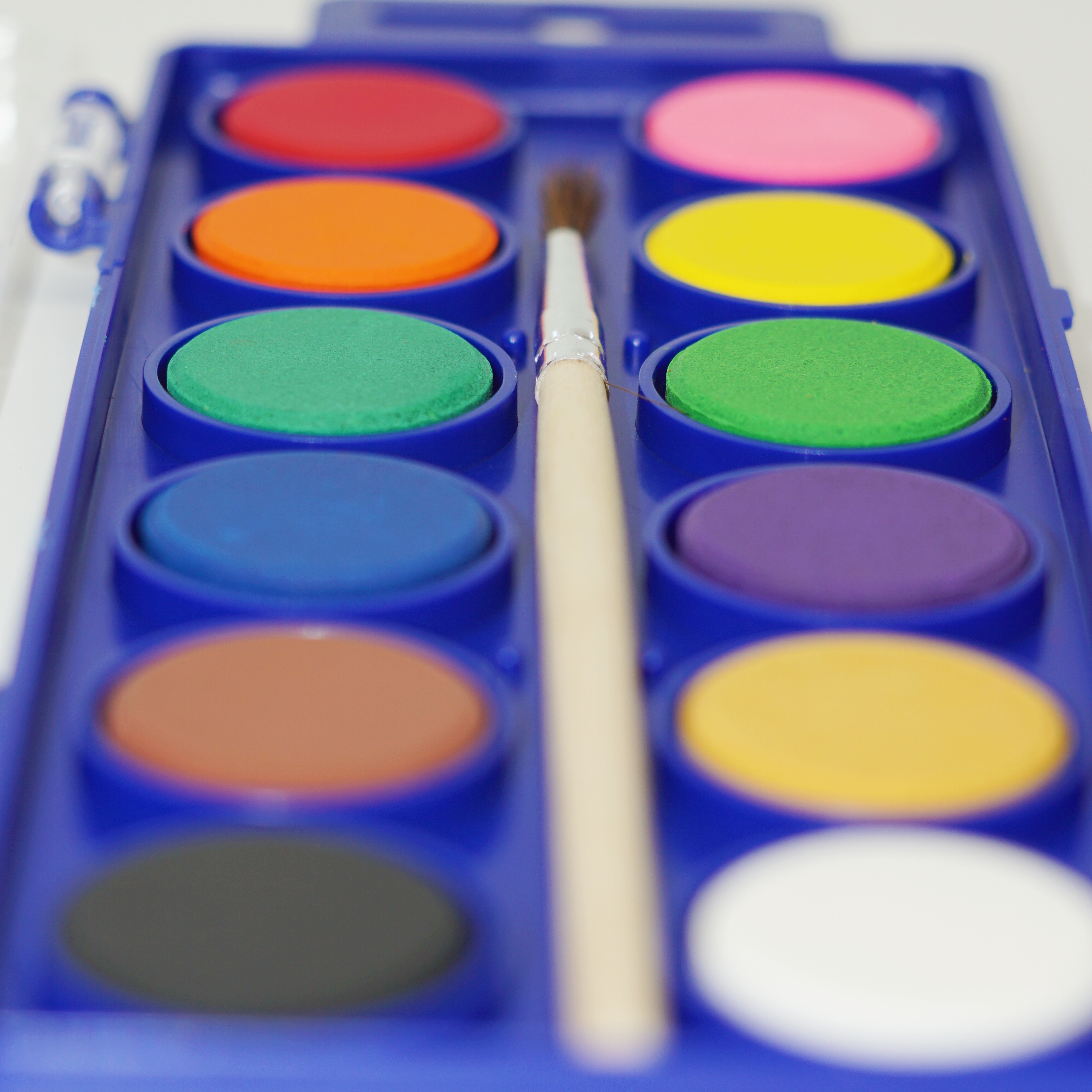 Wholesale 12 Rich Colors Solid Watercolour Paints Easy Cleaning Including Paintbrush with low price 6