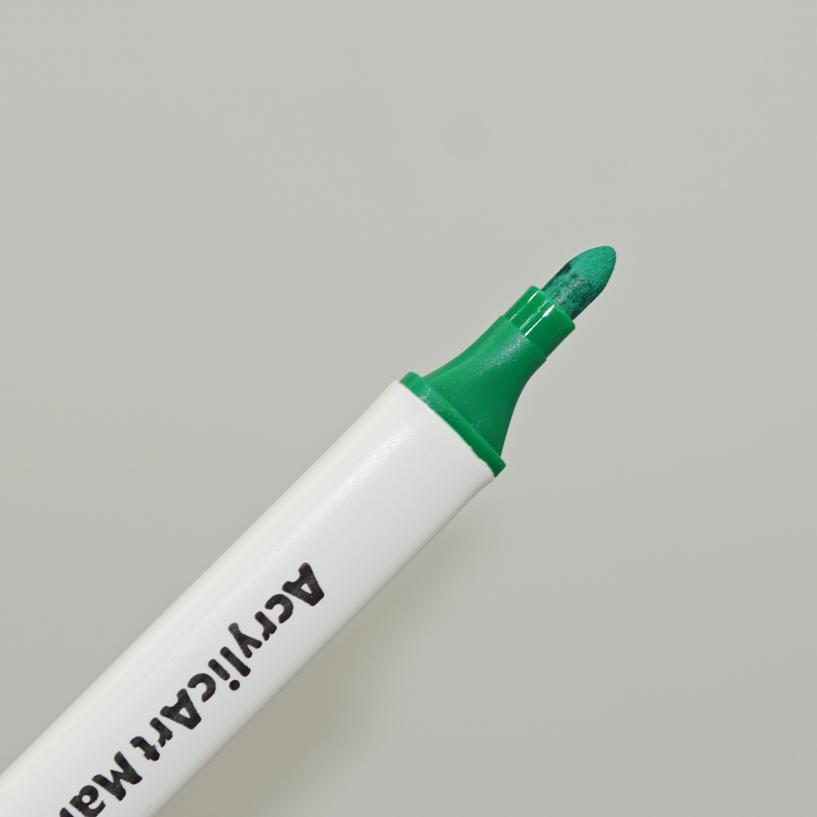 Wholesale Custom High Quality Triangle Barrel Acrylic Marker Stationery Art Supplies Set Manufacturer 5