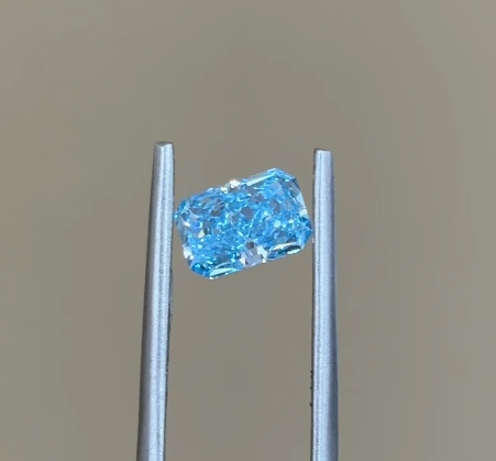 Lab-Grown Fancy Intense Blue Radiant-Cut Excellent VS1 Diamond 1.13ct 1