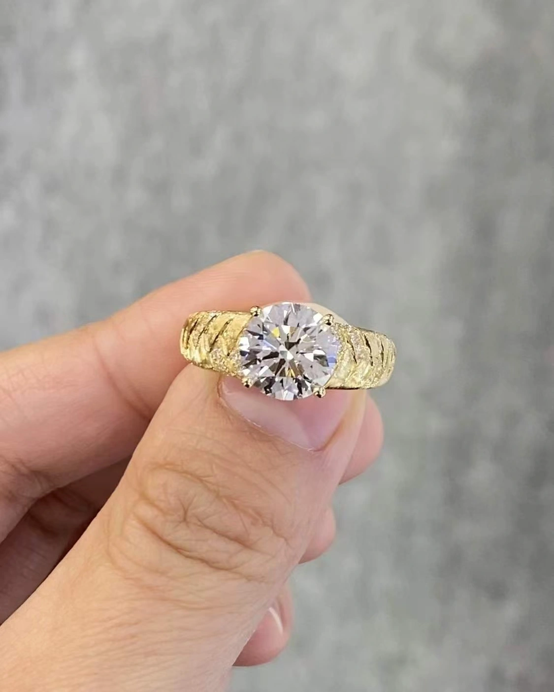 18K Yellow Gold Old European Cut Lab Diamond Brushed Ring VS1 D 2.8ct 1