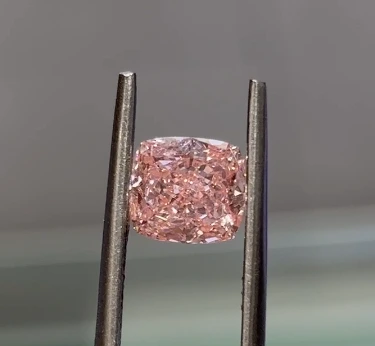 Lab-Grown  Fancy Pink Cushion Cut VVS2 Clarity Excellent Brilliant Diamond 1.83ct 1