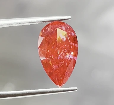 Diamant de laboratoire rouge fantaisie, taille poire, brillant, excellente pureté VS1 1