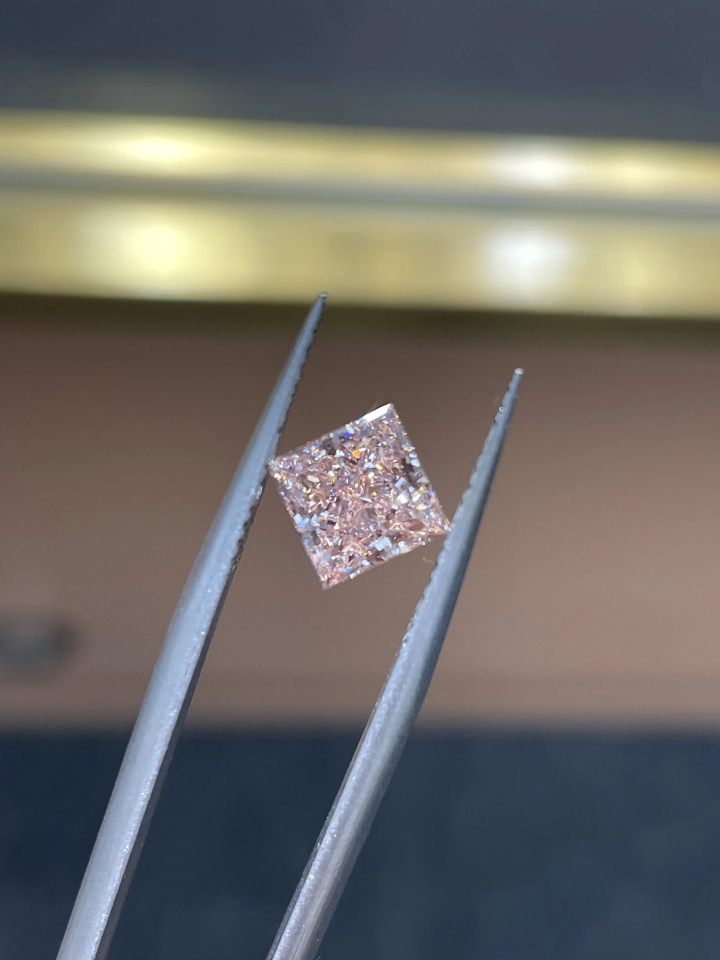 Excelente diamante rosa de talla princesa, cultivado en laboratorio, con claridad VS1 1