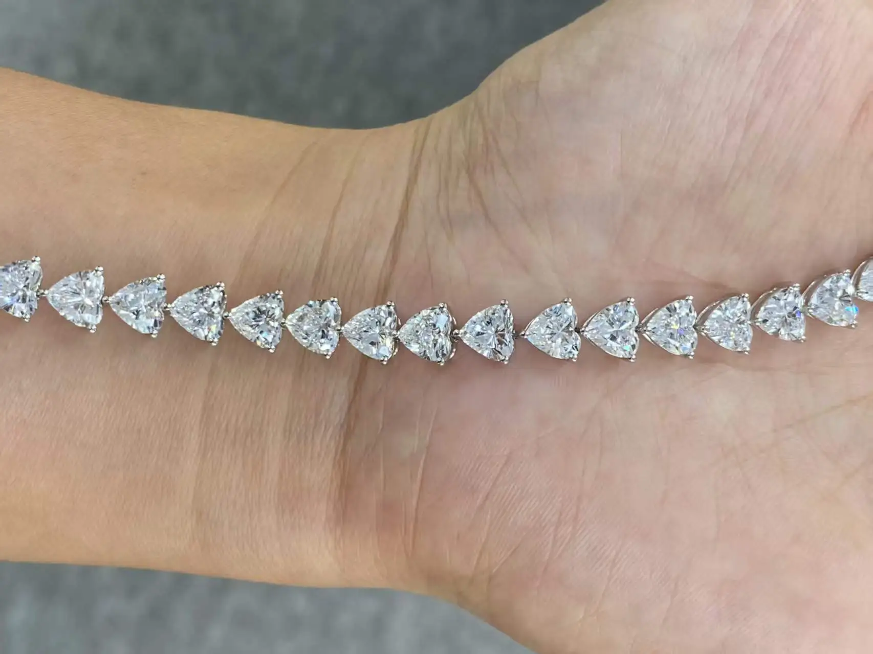 18K White Gold Heart Shaped Tennis Bracelet 1