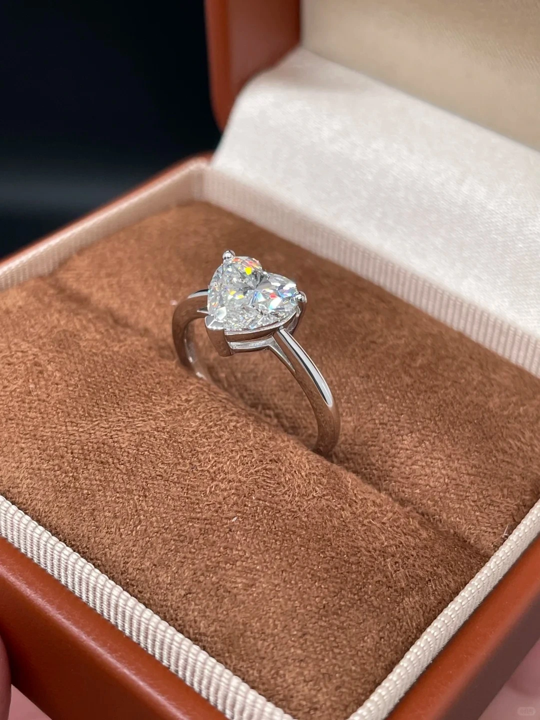 18K White Gold Luxury Lab Grown Diamond Heart Shaped Ring VS1 Clarity For Wedding 1