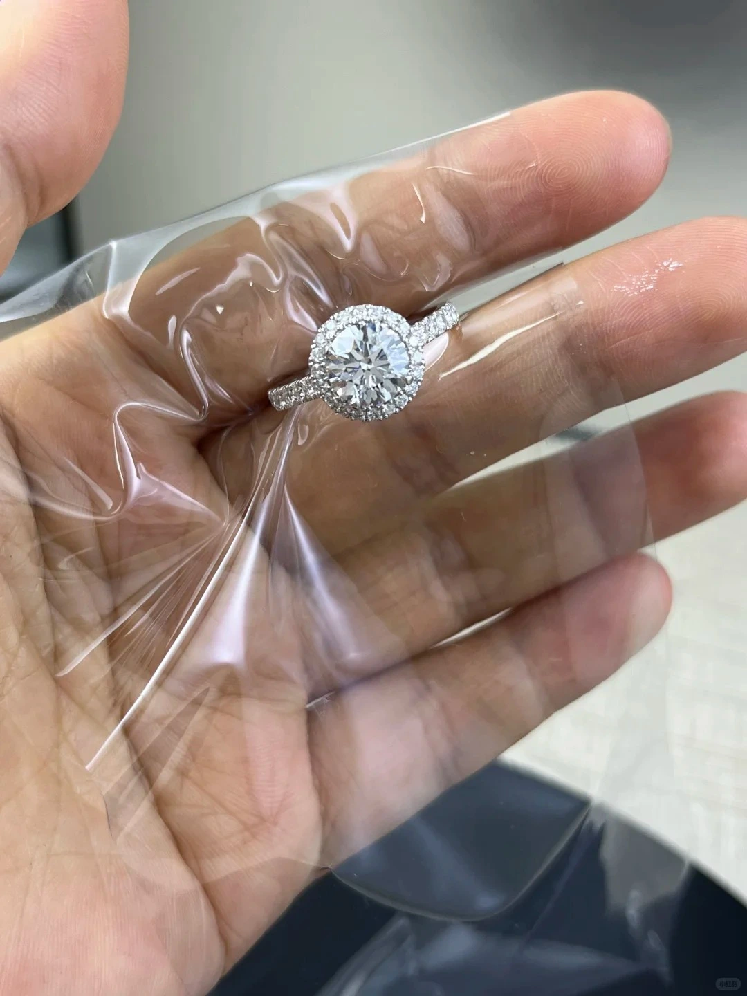 خاتم ألماس مستدير القطع، وزنه 1.25 قيراط، مزروع في المختبر 1