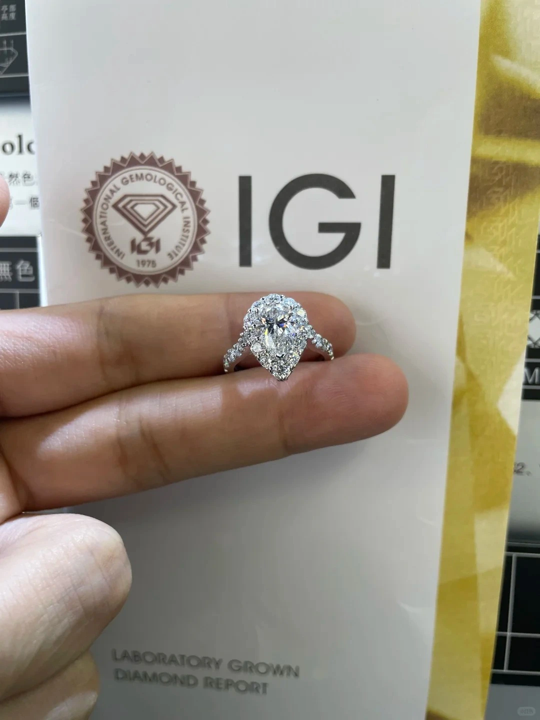 خاتم ألماس فاخر على شكل كمثرى من الذهب الأبيض عيار 18 قيراطًا، مجوهرات راقية، هدية للنساء 1