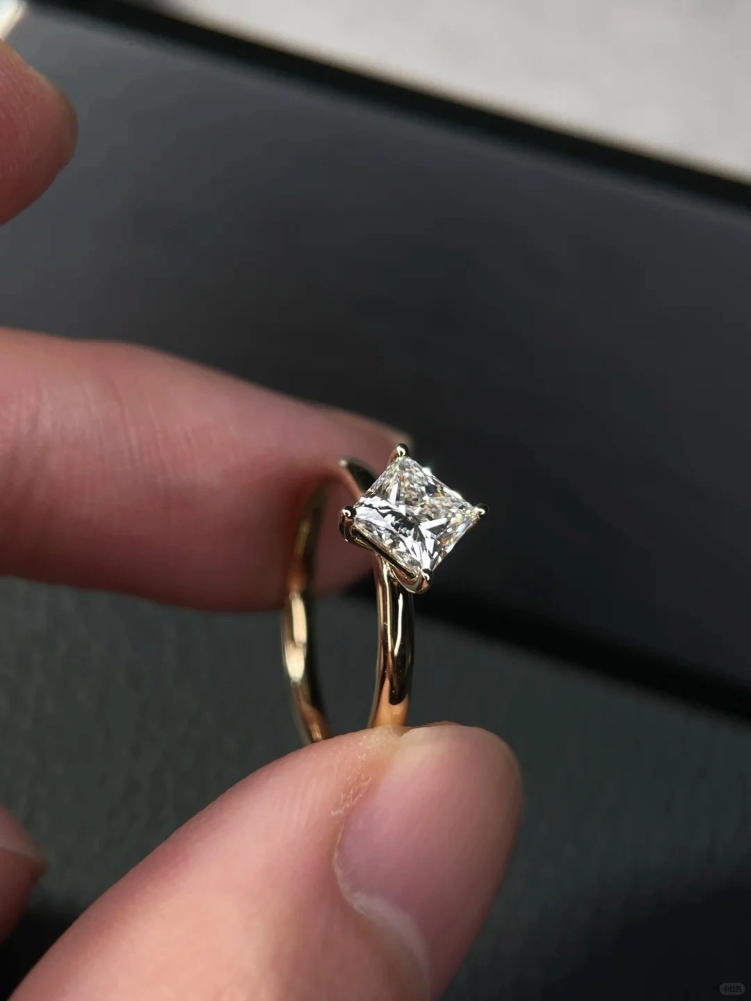 خاتم مجوهرات فاخر للنساء بتصميم خاص من ZKZ مصنوع من الألماس المزروع في المختبر DEF VVS، مناسب للارتداء اليومي 1