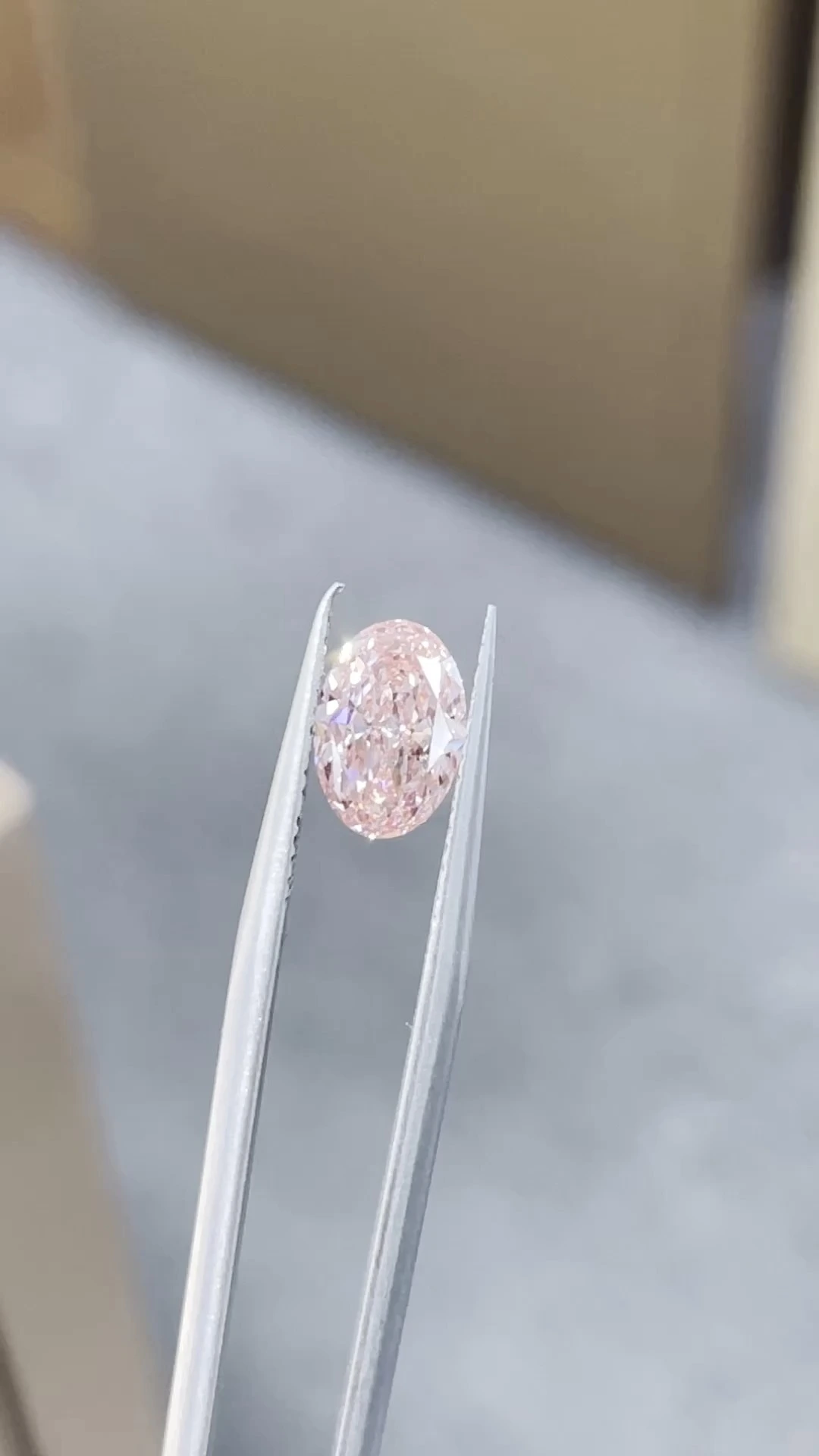 Diamante cultivado en laboratorio VVS2 de talla ovalada rosa intenso de 1,63 ct 1