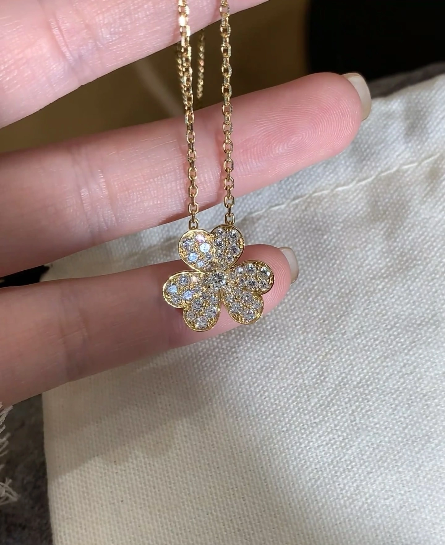 18K Lab Diamond Necklace 2.58ct Round Full Diamond Flower Necklace with IGI certification 1